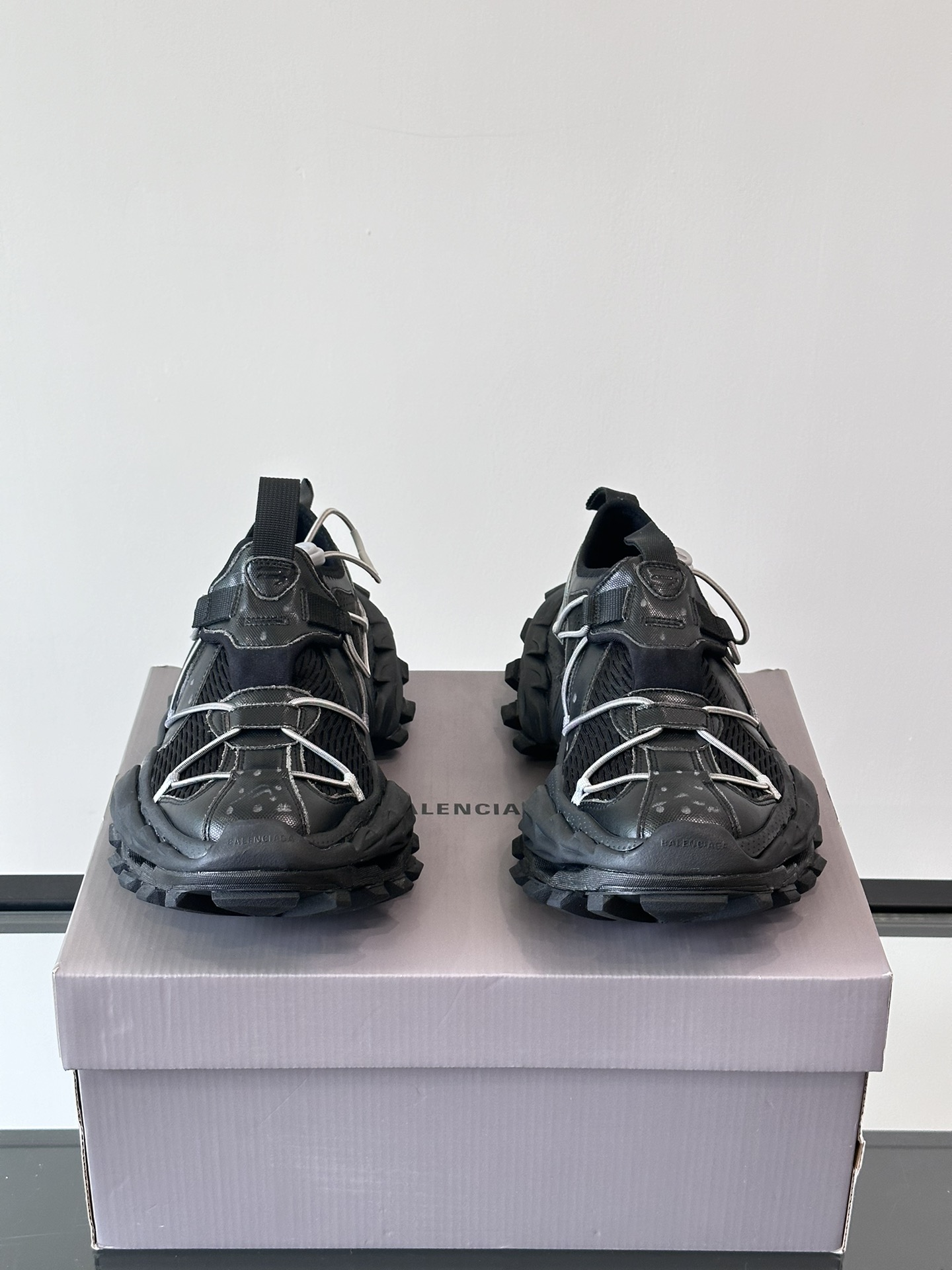 Agave✖️Balenciaga🥷2025春夏新
。自然的共鸣坚韧与静谧Agave仁王冠Balenci