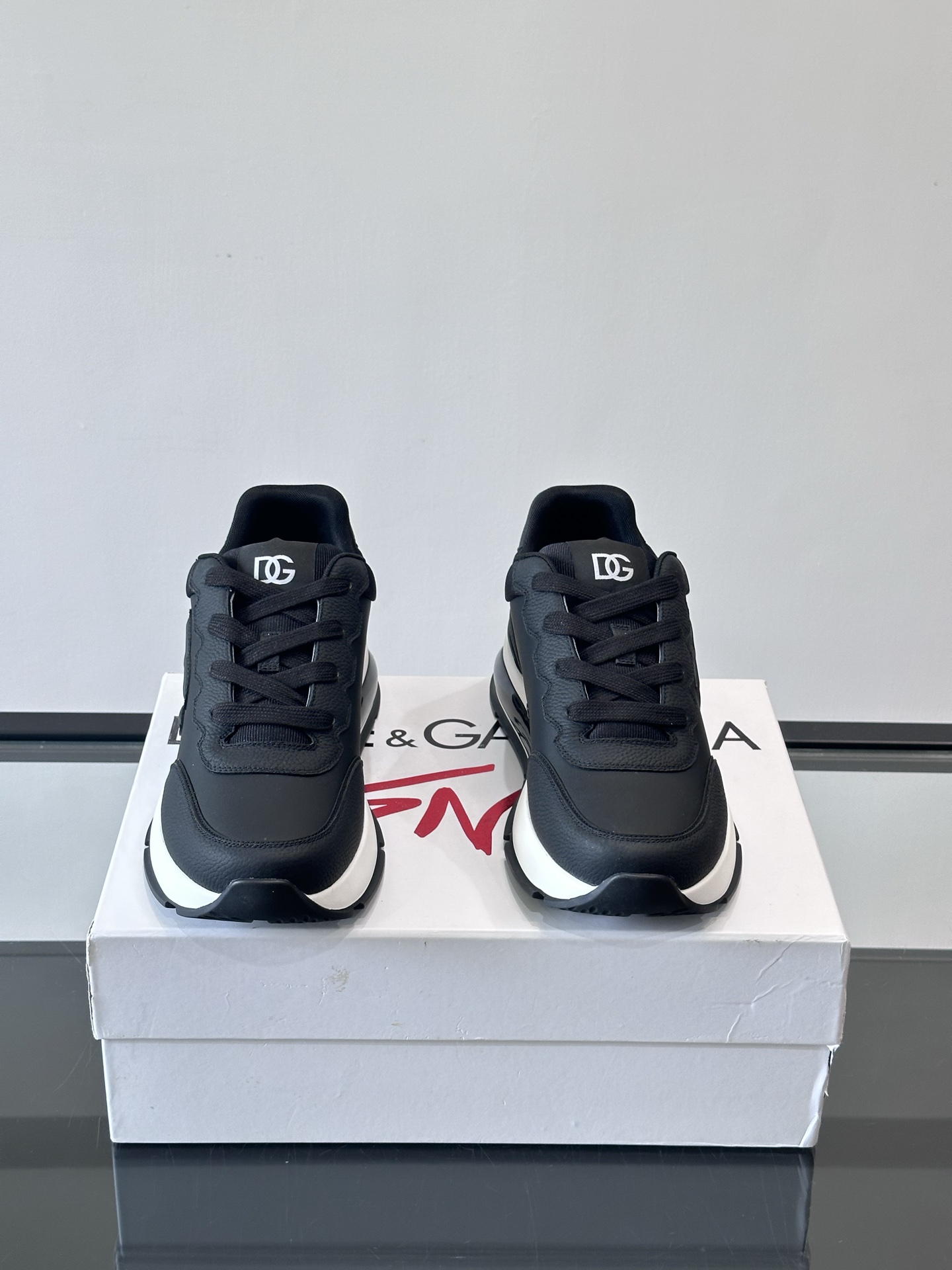 Dolce & Gabbana Men's Leather Lace-Up Sneakers - Stylish & Comfortable 3 i1758783199765 723 0 1