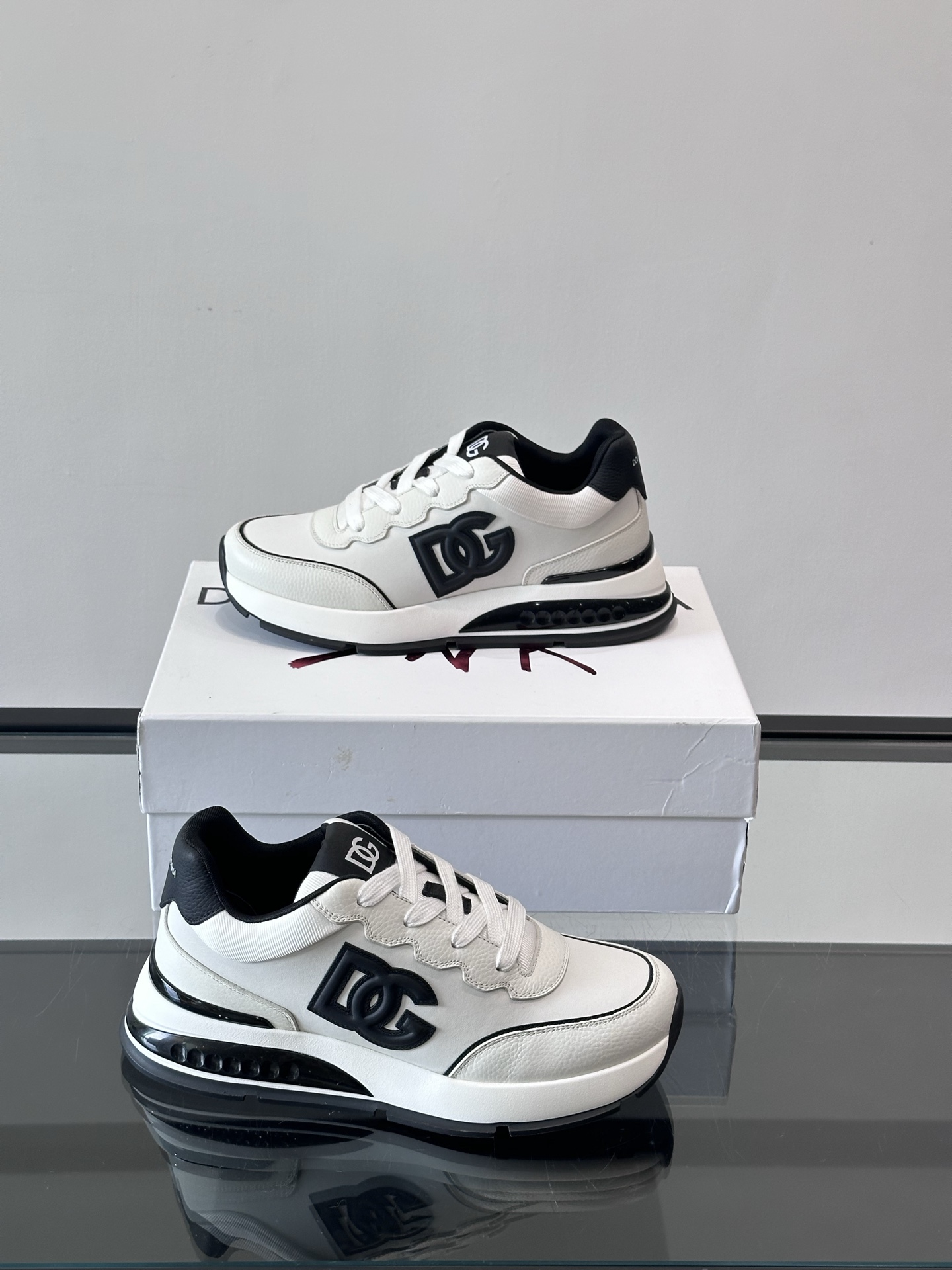 Dolce&Gabbana Leather Lace-Up Sneakers - Stylish, Comfortable, and Durable 5 i1758783368486 2462 0 3