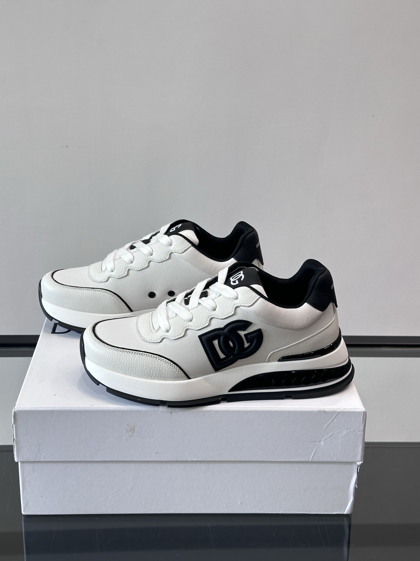 Dolce&Gabbana Leather Lace-Up Sneakers - Stylish, Comfortable, and Durable 4 i1758783370180 3883 0 2
