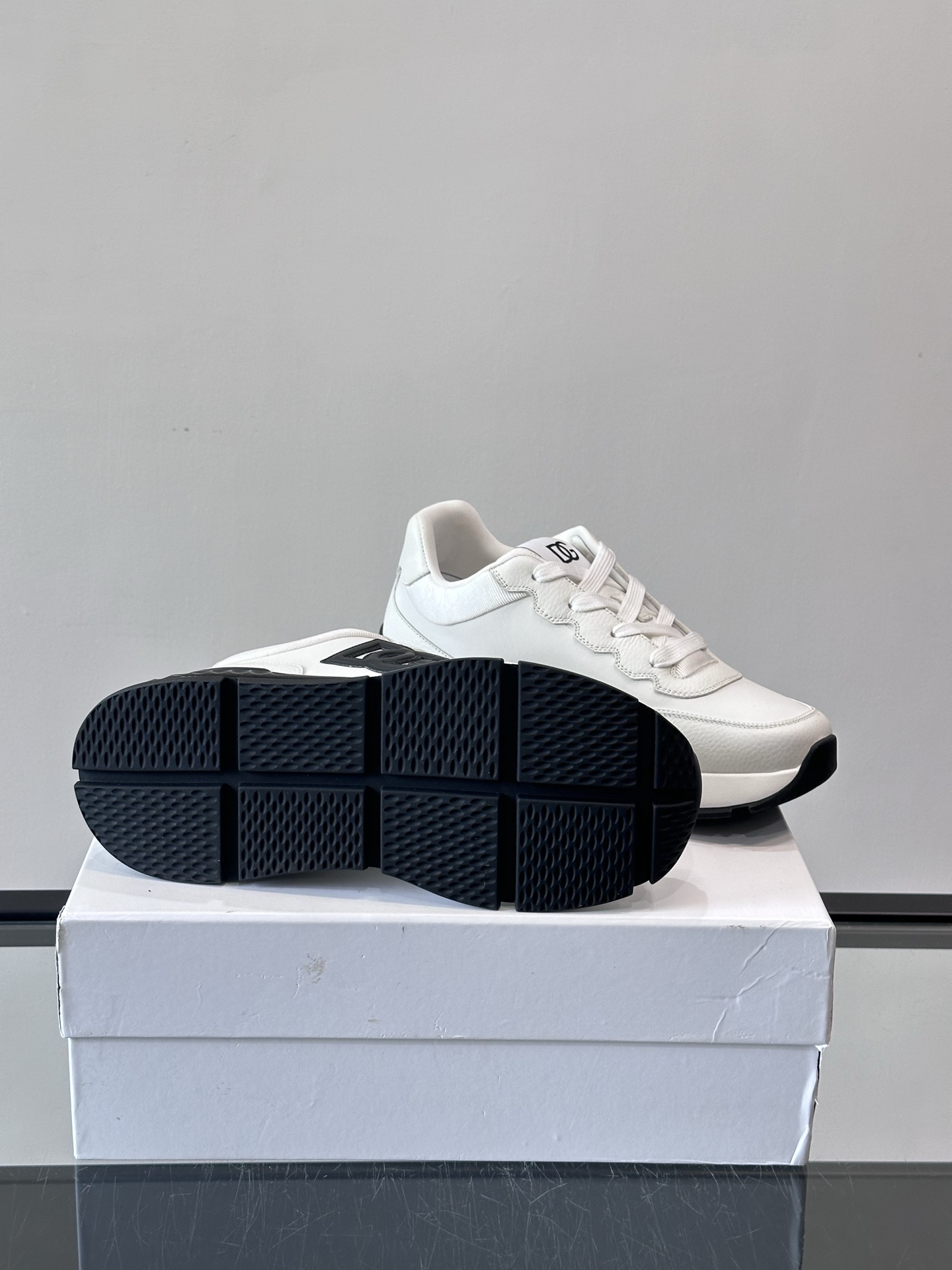Dolce&Gabbana Men's Leather Lace-Up Sneakers: Stylish and Comfortable 10 i1758783424307 6615 0 8