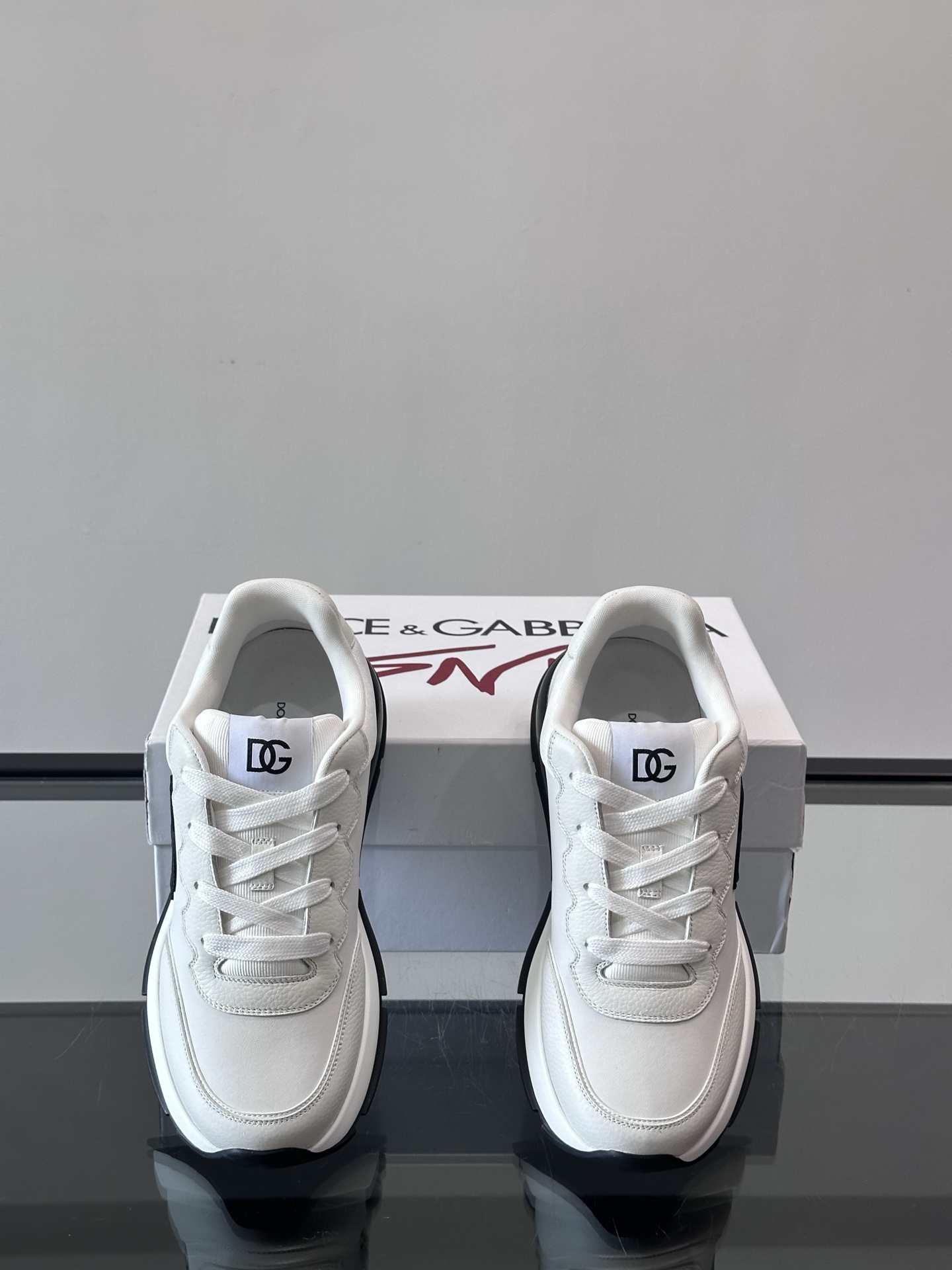 Dolce&Gabbana Men's Leather Lace-Up Sneakers: Stylish and Comfortable 7 i1758783425974 9500 0 5