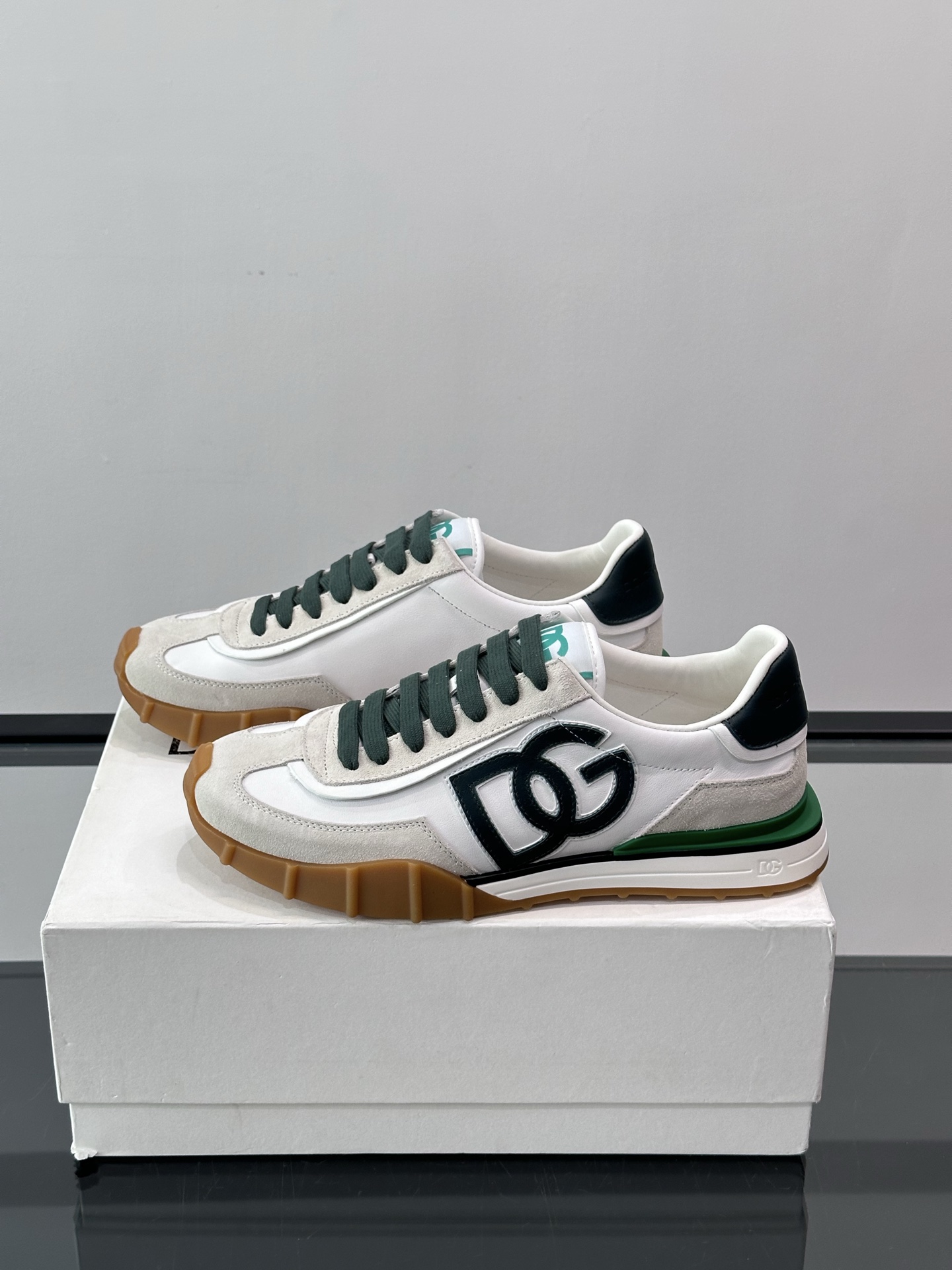 DG High-End Casual Sneakers - Stylish Color Block Design, Modern Elegance 4 i1758784352181 1918 0 2