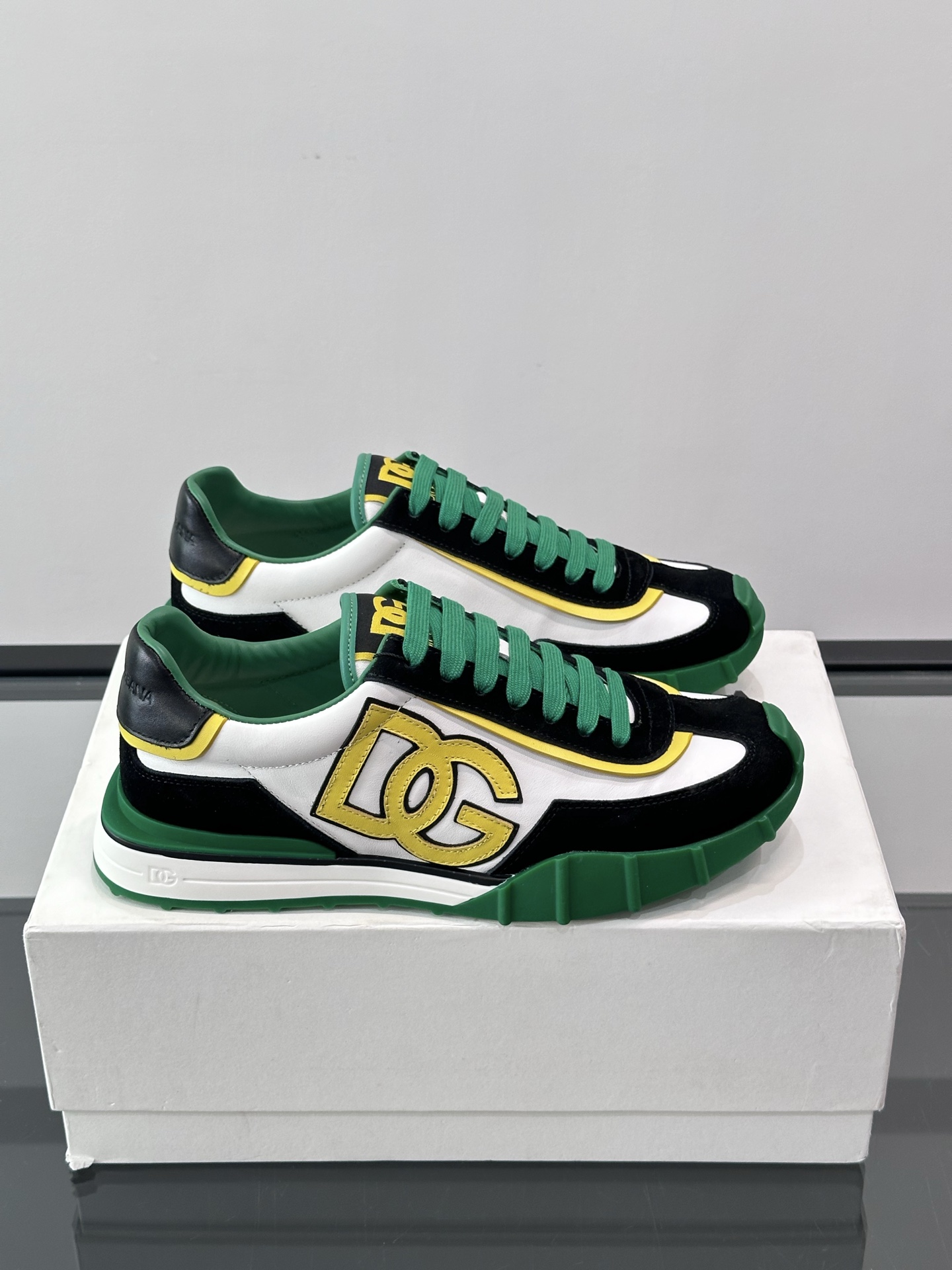 Dolce & Gabbana Men's Multicolor Leather Sneakers - Stylish & Comfortable 2 i1758784369893 1430 0 0