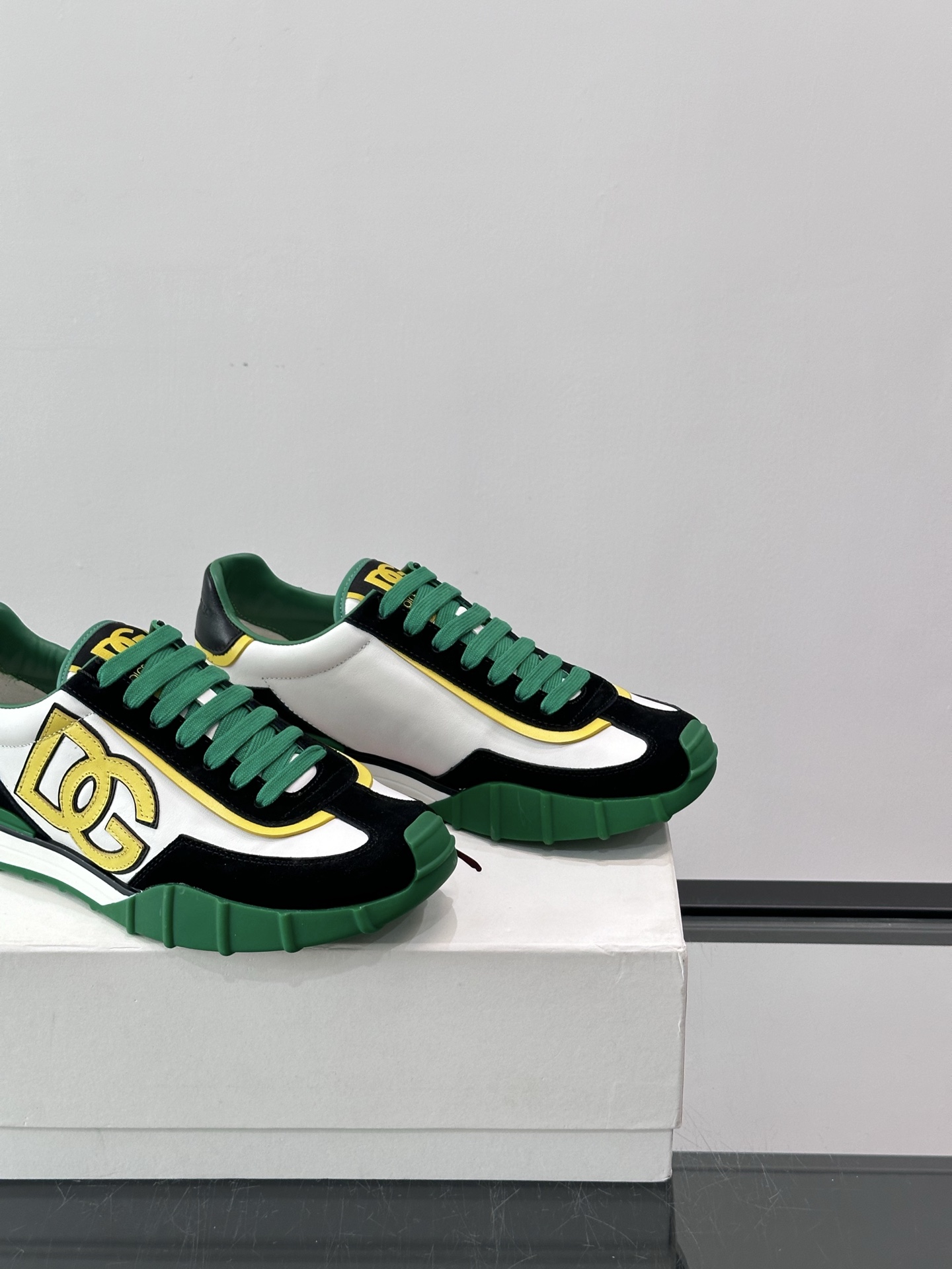 Dolce & Gabbana Men's Multicolor Leather Sneakers - Stylish & Comfortable 8 i1758784369927 9896 0 6
