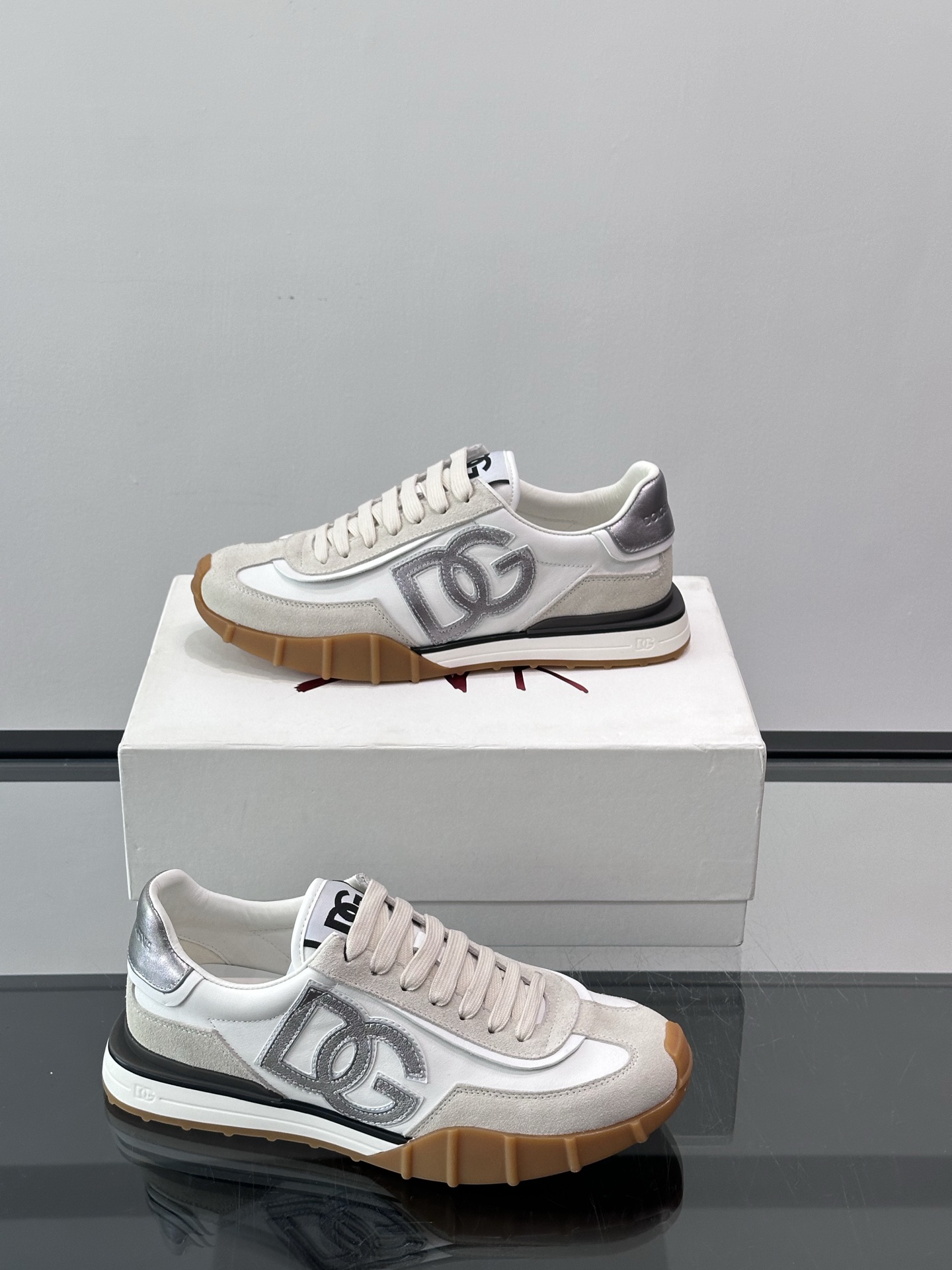 Dolce & Gabbana Men's Colorblock Leather Sneakers - Modern & Stylish 5 i1758784387616 5227 0 3