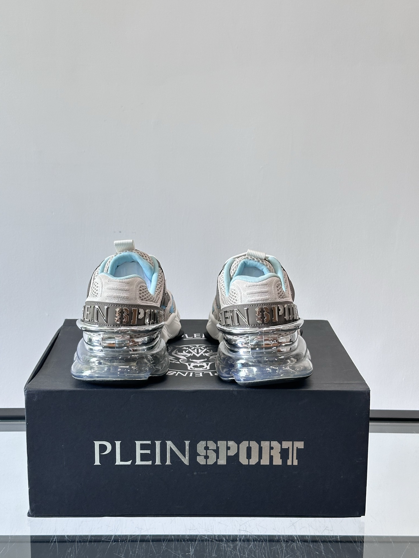 PHILIPP PLEIN德国潮牌，原单精品，高端男士休闲运动鞋，特殊渠道货，品质超赞！五金细节极具质感