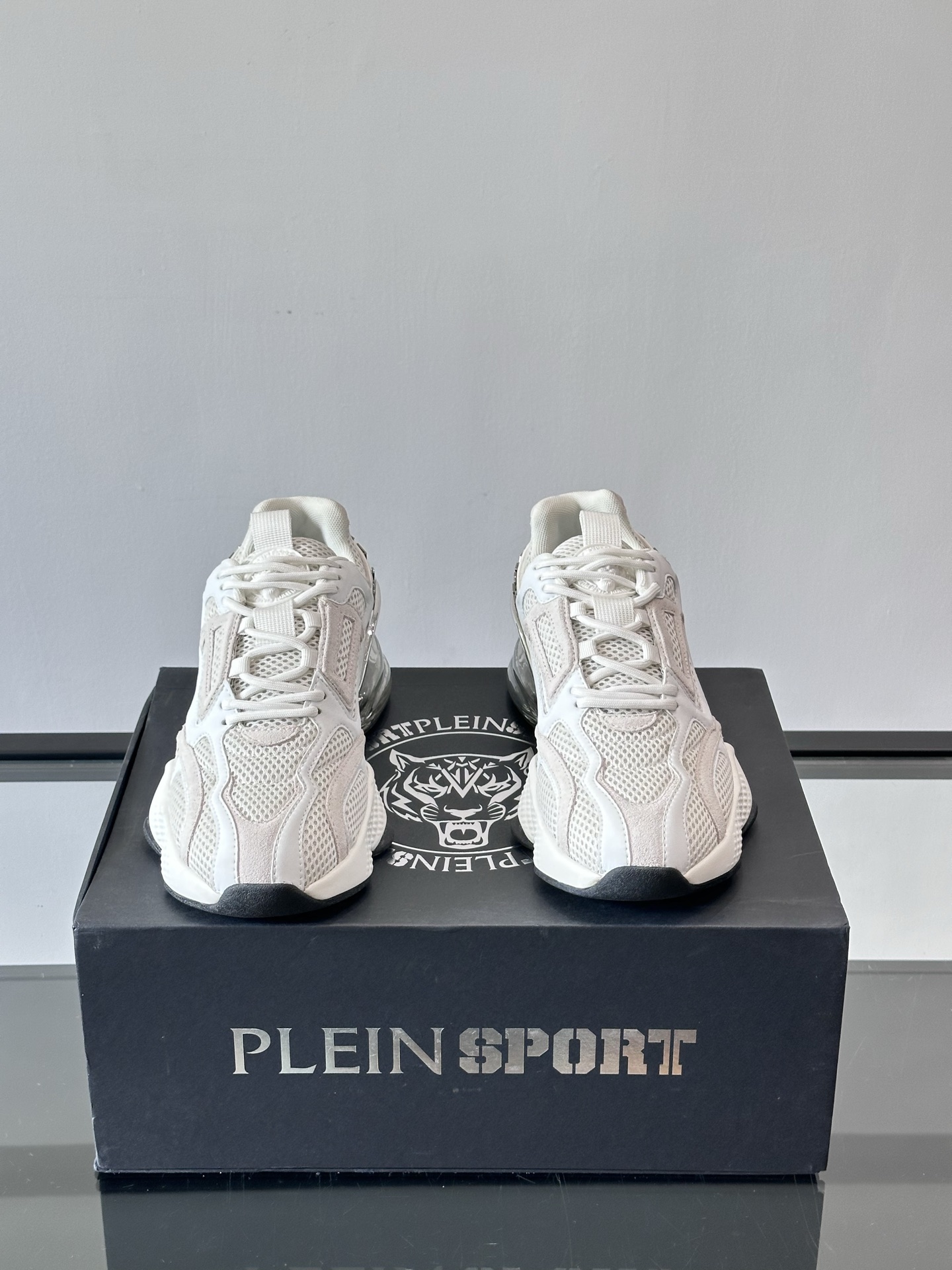 PHILIPP PLEIN德国潮牌，原单精品，高端男士休闲运动鞋，特殊渠道货，品质超赞！五金细节极具质感