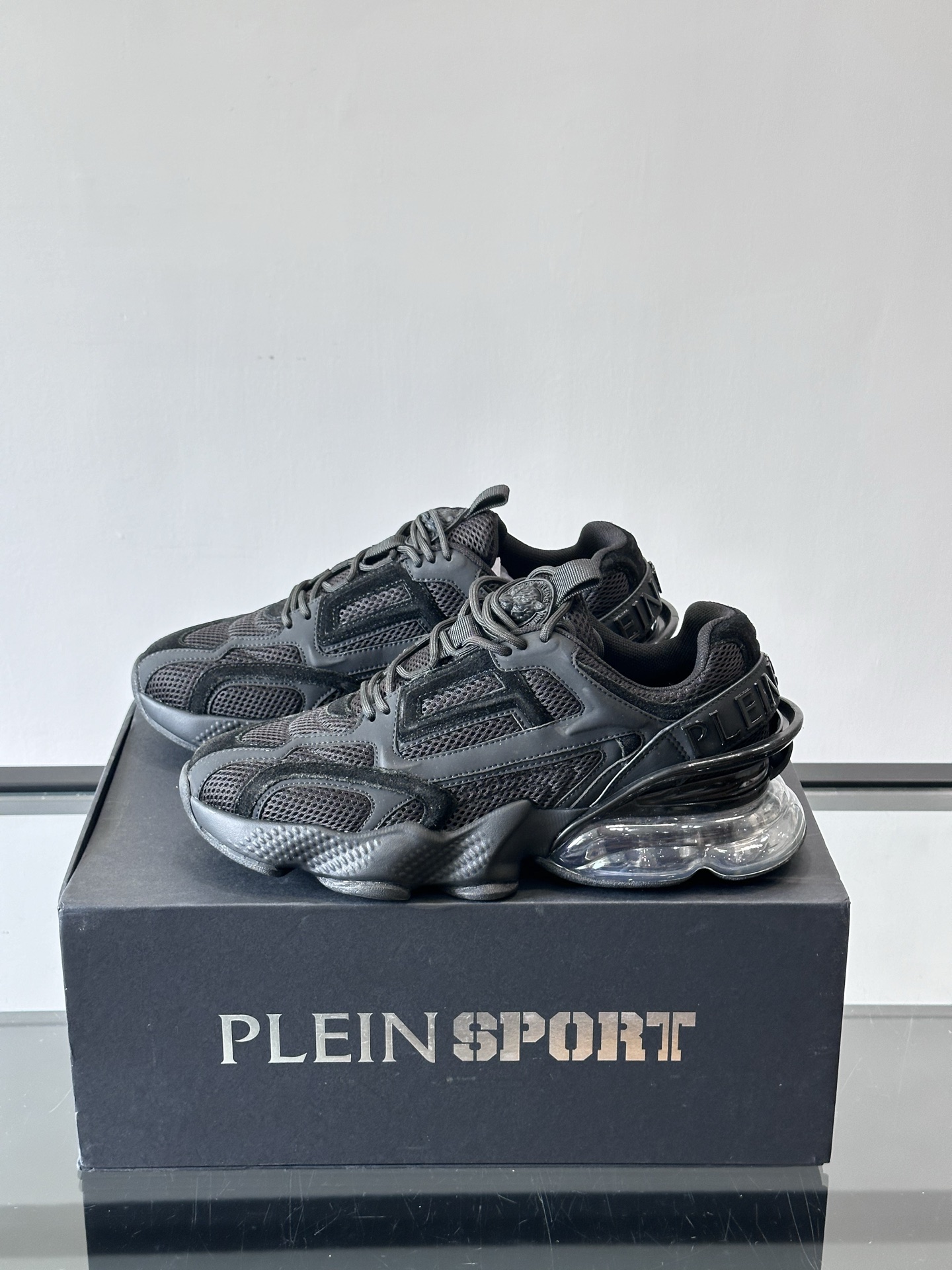 PHILIPP PLEIN德国潮牌，原单精品，高端男士休闲运动鞋，特殊渠道货，品质超赞！五金细节极具质感