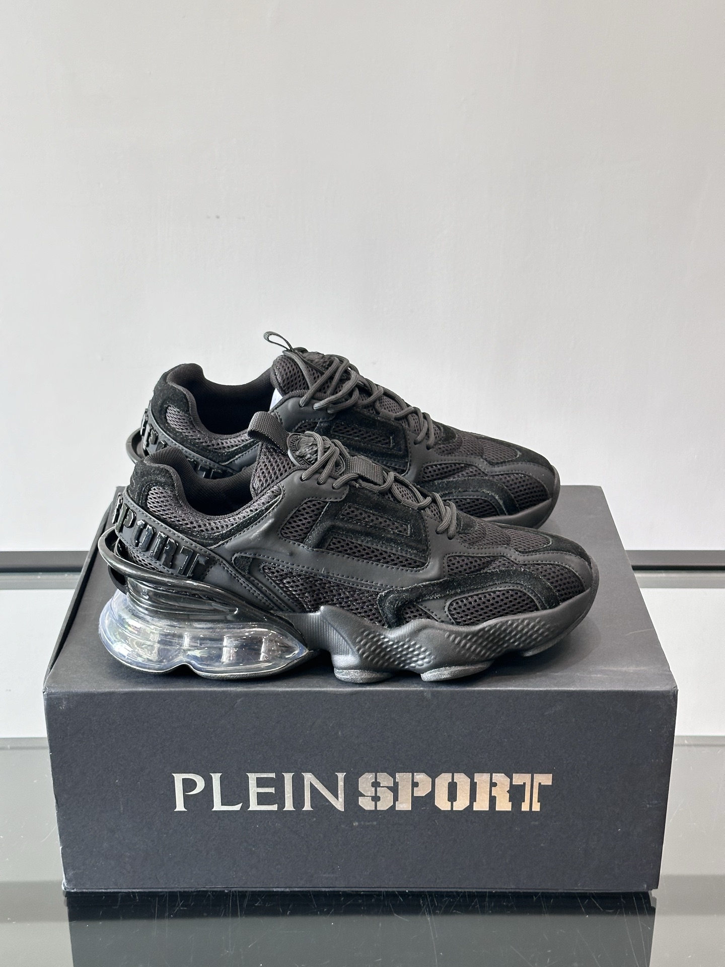 PHILIPP PLEIN德国潮牌，原单精品，高端男士休闲运动鞋，特殊渠道货，品质超赞！五金细节极具质感