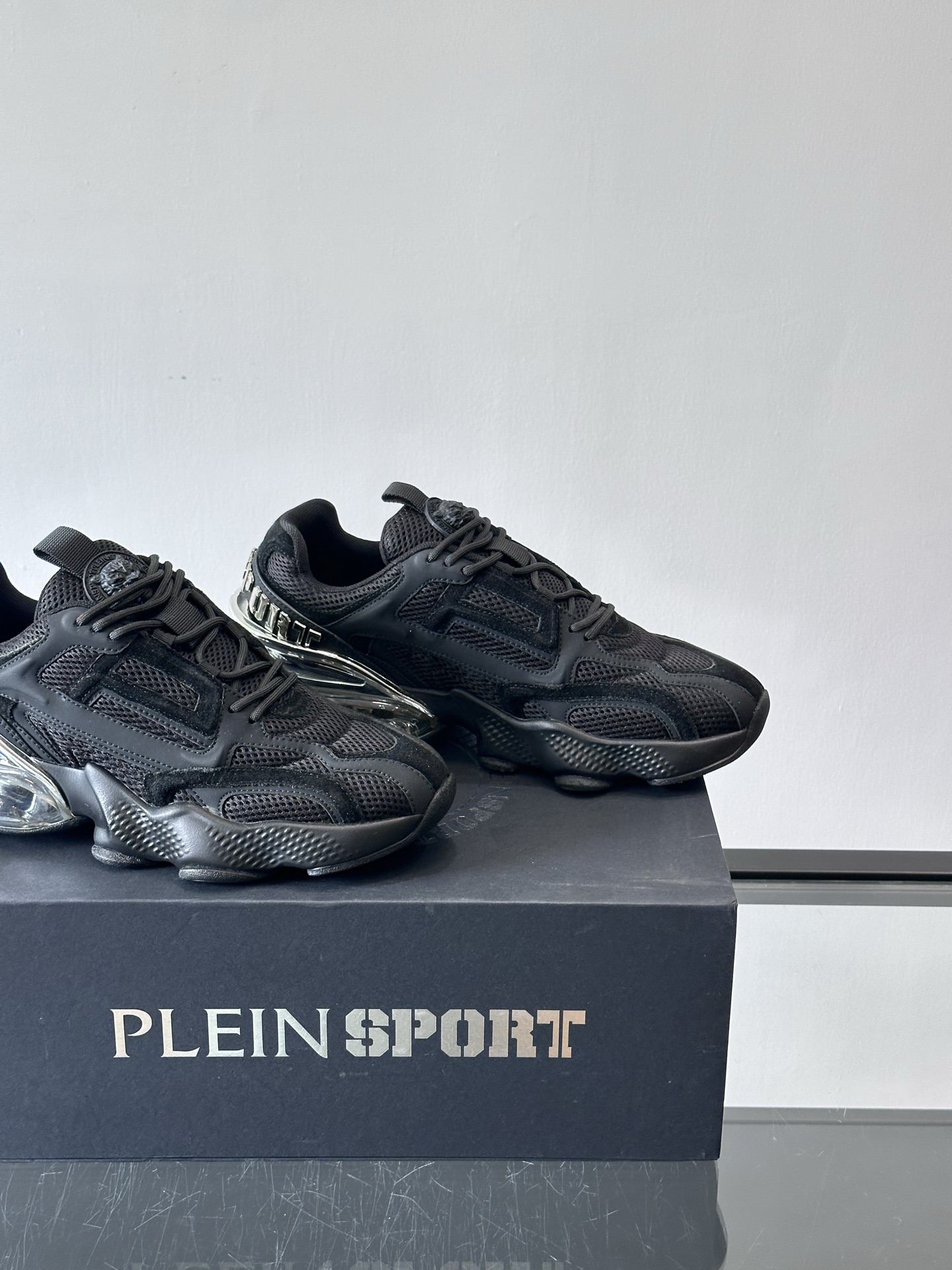 PHILIPP PLEIN德国潮牌，原单精品，高端男士休闲运动鞋，特殊渠道货，品质超赞！五金细节极具质感