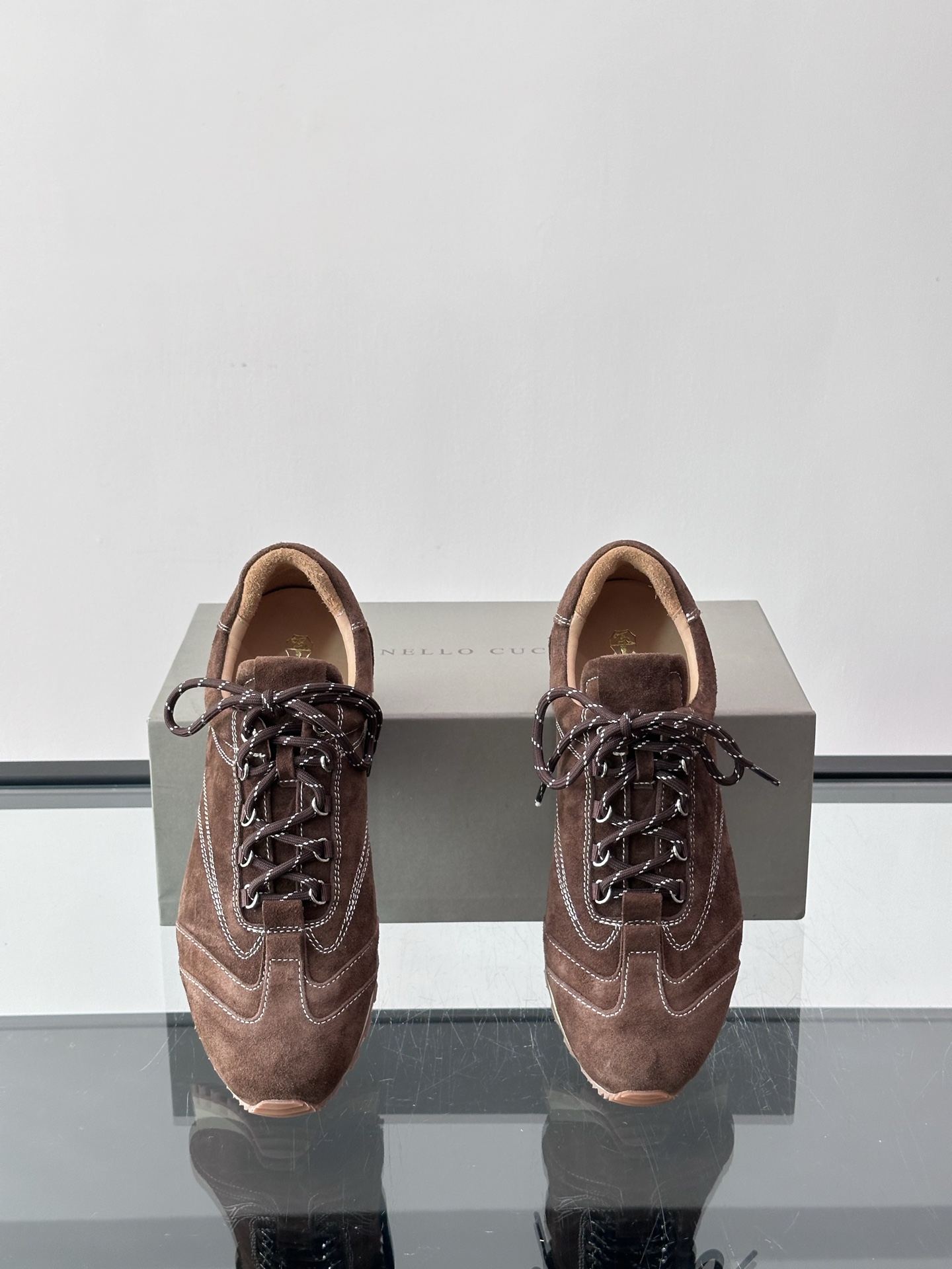 Brunello Cucinelli 运动板男鞋 此款运动鞋面料采用意大利进口高丝光水洗翻毛皮和意大利进