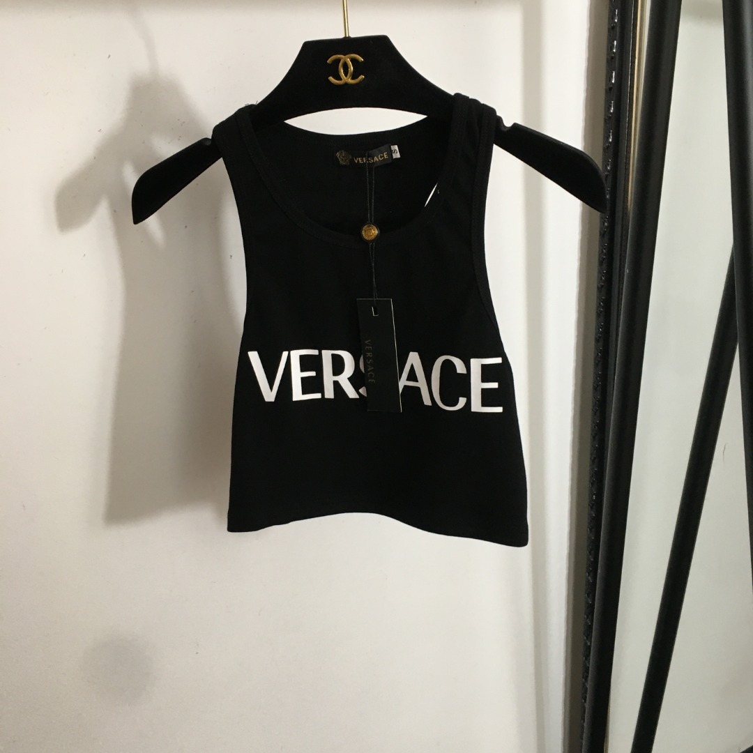 NO:782811,Style number 20251604 Versac* new logo letter printed short cotton vest, white, red, black, S-XL, [S size; bust 70, length 36], Versace-clothing,versace,versace,19860909款号20251604 Versac*新款 logo字母印花短款纯棉背心,白色,红色,黑色,S-XL,【S码；胸围70,长36】,范思哲-服装,versace,versace,,Women's clothing