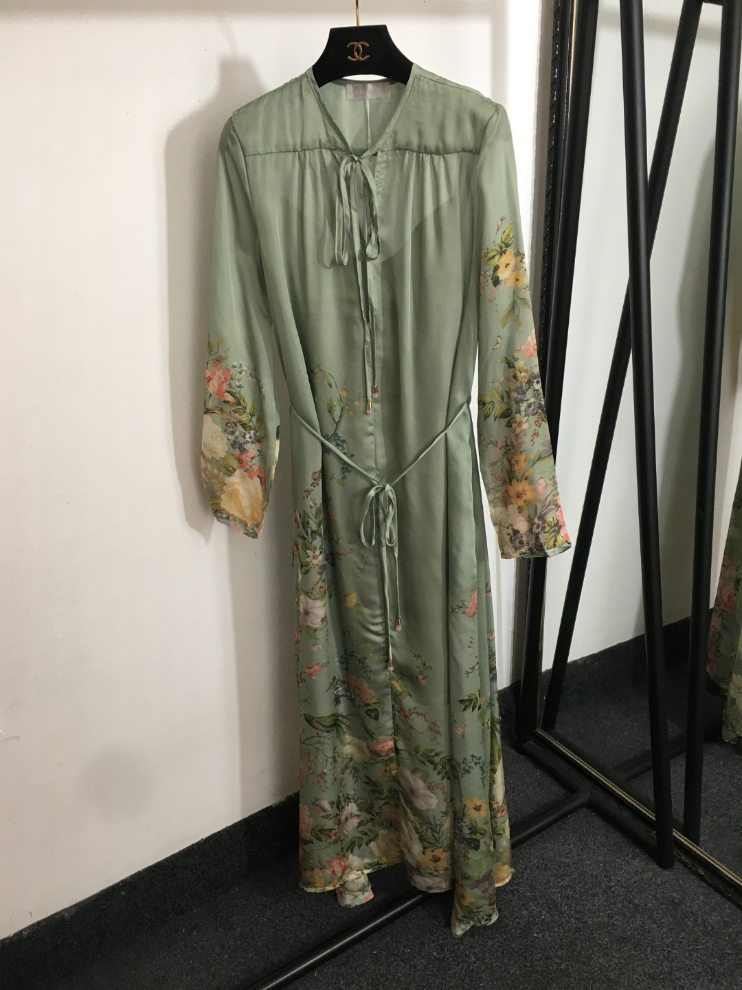 NO:755593,Style No. 20252006 Zimmermann's new temperament floral print lace-up waist long-sleeved dress long skirt with suspender lining, green, S-XL, [L size; bust 90, length 80; bust 100, sleeve length 59, total length 138], Zimmermann-clothing, skirts,19860909款号20252006 Zimmermann新款 气质花朵印花 系带收腰长袖连衣裙 长裙,配吊带里衬,绿色,S-XL,【L码；胸围90,长80；胸围100,袖长59,总长138】,兹默曼-服装,skirts,,Women's clothing