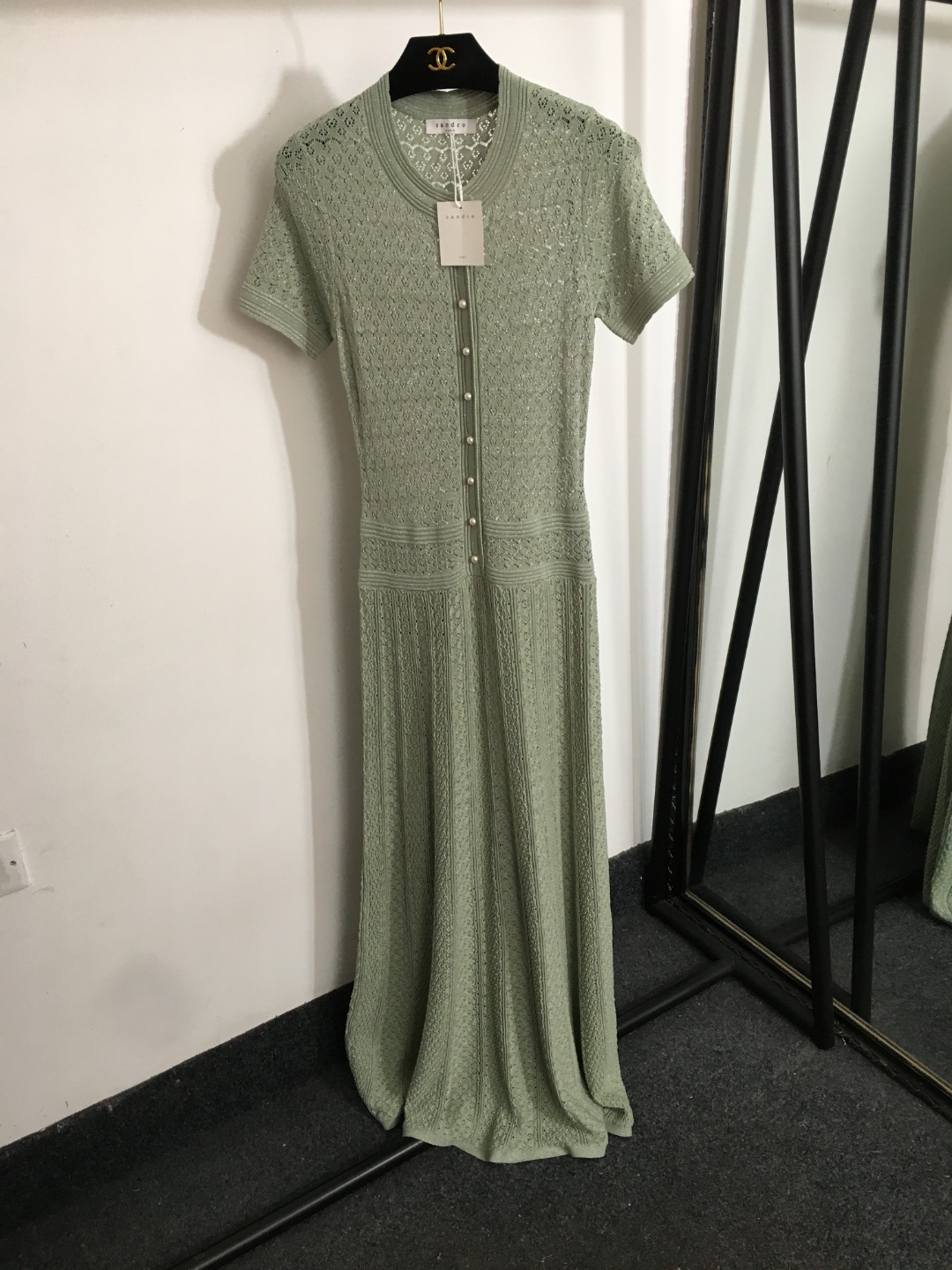 NO:943917,Style No. 20252570 Sandr* new custom deep sea pearl buttons, shiny silk blend, French elegant hollow slim knitted short-sleeved dress, long skirt, white, green, black, S-XL, [S size; bust 74, sleeve length 21, length 135], women's clothing, skirts, T-shirt,19860909款号20252570 Sandr*新款 定制深海珍珠纽扣 闪耀亮丝混纺 法式优雅镂空修身针织短袖连衣裙 长裙,白色,绿色,黑色,S-XL,【S码；胸围74,袖长21,长135】,女装,skirts,T-shirt,,Women's clothing