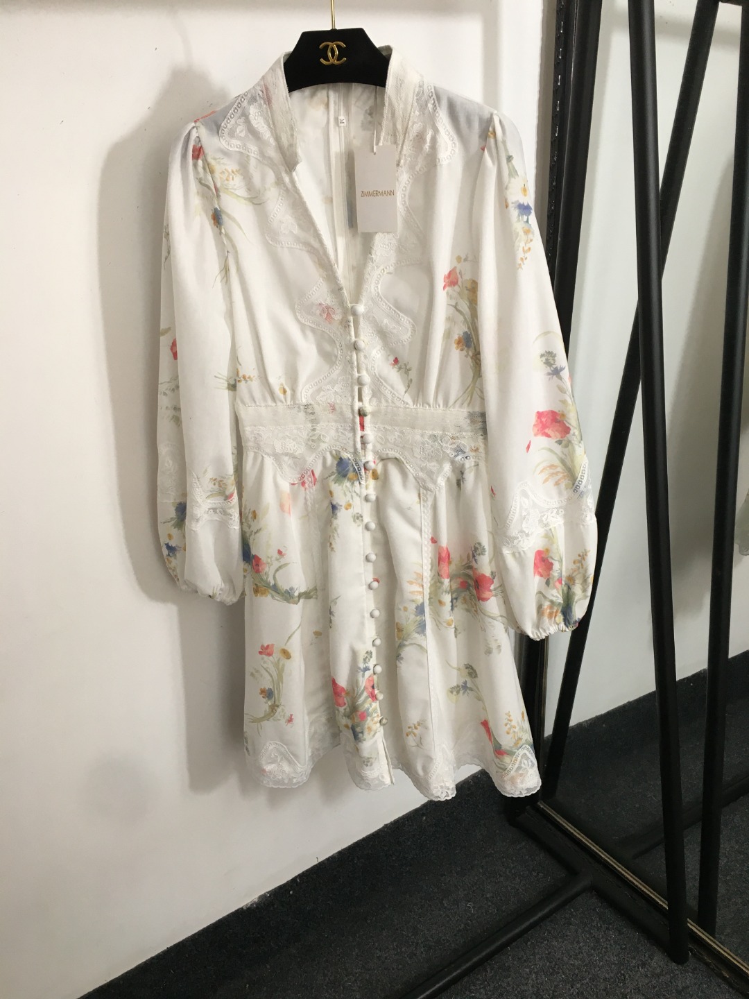 NO:755596,Model No. 20253056 Zimmermann's new pastoral style fresh flower print lace splicing V-neck waist lantern long-sleeved dress short skirt, white, blue, S-XL, [M size; bust 90, waist 76, sleeve length 62, length 92], Zimmermann-clothing, skirts,19860909款号20253056 Zimmermann新款 田园风清新花朵印花 蕾丝拼接V领收腰灯笼长袖连衣裙 短裙,白色,蓝色,S-XL,【M码；胸围90,腰围76,袖长62,长92】,兹默曼-服装,skirts,,Women's clothing