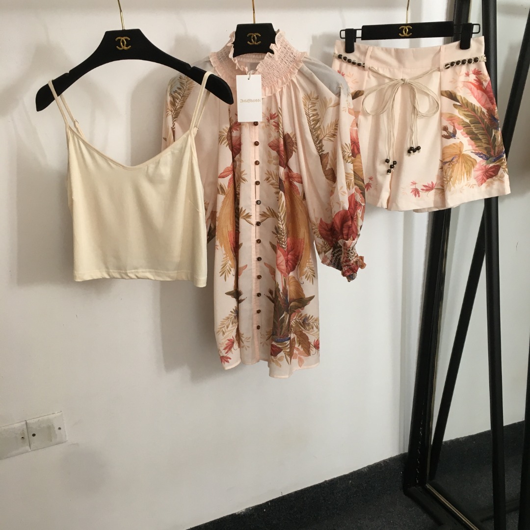 NO:754914,Model No. 20253325 Zimmermann's new suit, maple leaf flower print, stand-up collar lantern short-sleeved shirt + lace-up waist shorts, with suspender lining, apricot color, S-XL, [M size; bust 84, length 30; bust 114, sleeve length 47, length 71; waist 68 stretch, length 38], Zimmermann - Clothing, shorts, T-shirt,19860909款号20253325 Zimmermann新款套装,枫叶花朵印花 立领灯笼短袖衬衣+系带收腰短裤,配吊带里衬,杏色,S-XL,【M码；胸围84,长30；胸围114,袖长47,衣长71；腰围68弹力,长38】,兹默曼-服装,shorts,T-shirt,,Women's clothing