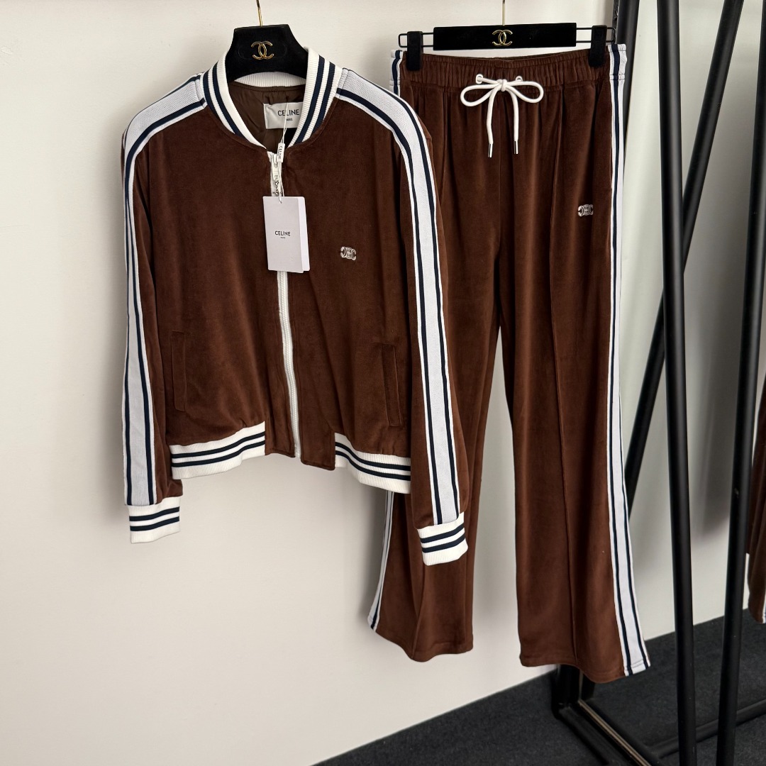 Celine Velvet Tracksuit: Embroidered Logo, Striped Detail - Stylish Loungewear 4 o 1j6mub74b2io183o8q2cvo101a40