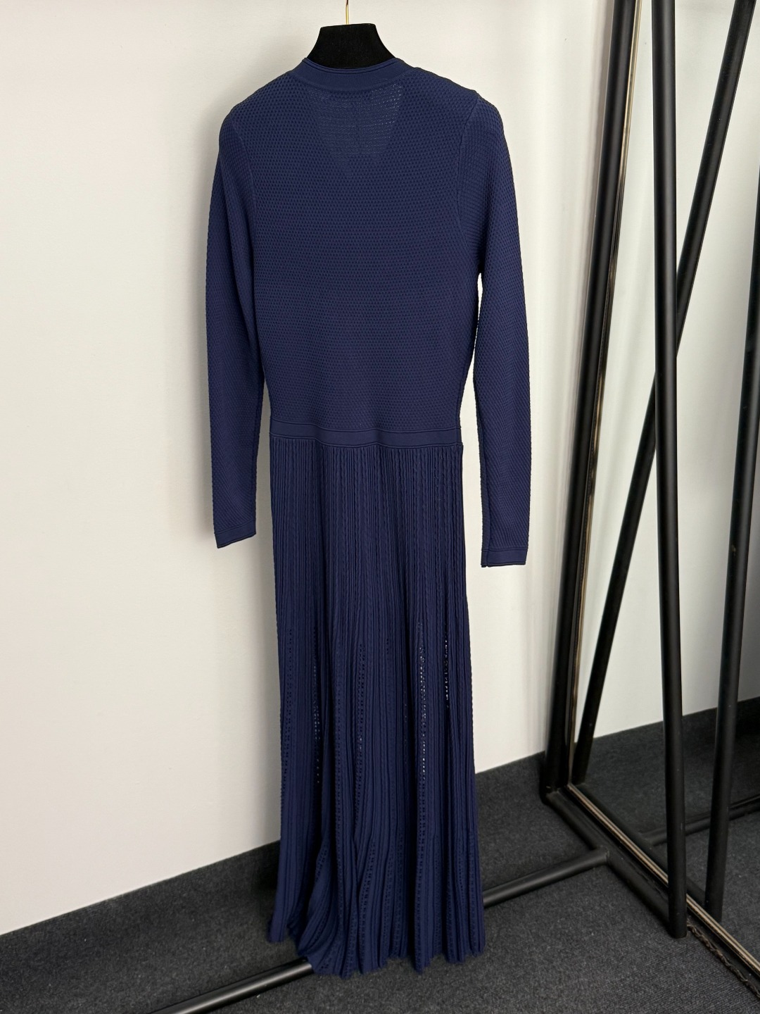 Maje Knit Long Sleeve Midi Dress - Elegant Button-Down Style 10 o 1j6n7gu9f1p3q1s7g1nb71lbi8koi