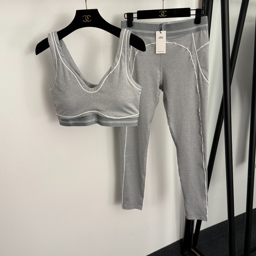 NO:782832,Model No. 20257115 Alo* new yoga sports suit, three-dimensional white stitching decoration, camisole with chest pads + elastic slim leggings, gray, brown, black, S-XL, [L size chest 80, length 34; waist 68 elastic, length 89; weight 0.300kg], women's clothing,19860909款号20257115 Alo*新款瑜伽运动套装,立体白色车线装饰 带胸垫吊带背心+弹力修身小脚打底裤,灰色,咖色,黑色,S-XL,【L码胸围80,长34；腰围68弹力,长89；重量0.300kg】,女装,,Women's clothing