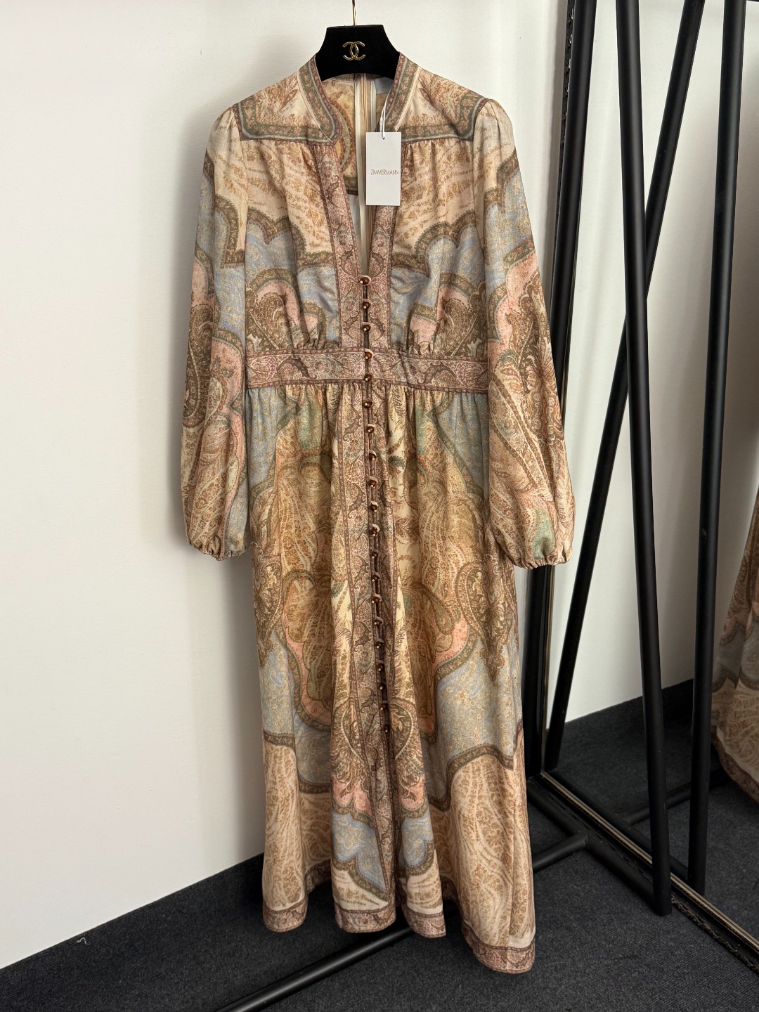 NO:923528,Model No. 20257514 Zimmermann* new retro pattern printed V-neck waist lantern long-sleeved dress, apricot, S-XL, [M size bust 94, waist 74, sleeve length 64, length 140; weight 0.690kg], Zimmermann-clothing, skirts,19860909款号20257514 Zimmermann*新款 复古花纹印花V领收腰灯笼长袖连衣裙,杏色,S-XL,【M码胸围94,腰围74,袖长64,长140；重量0.690kg】,兹默曼-服装,skirts,,Women's clothing