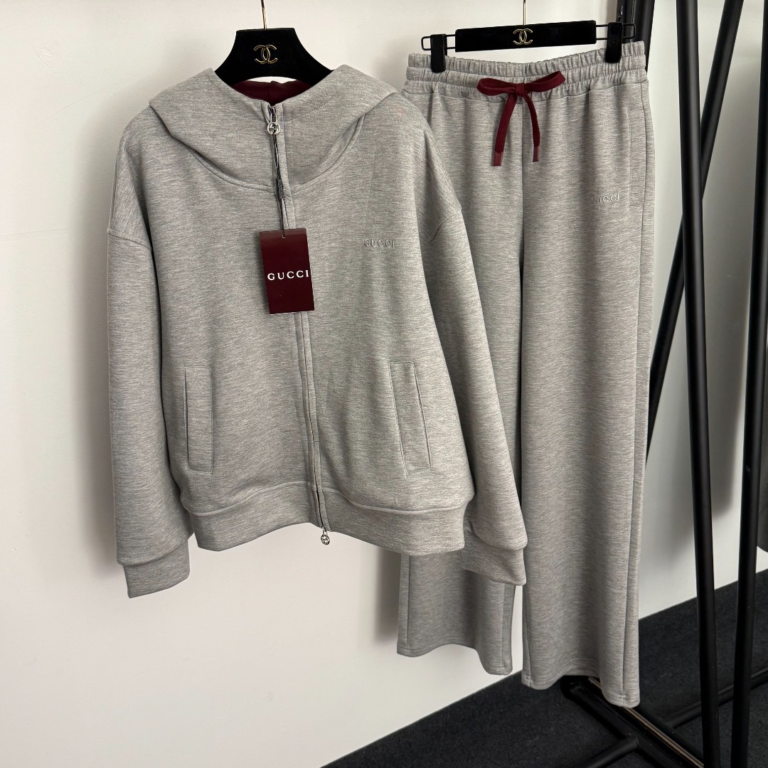 NO:677616,Model No. 20258493 Gucc* new sports suit, simple logo embroidered reversible long-sleeved hooded zipper jacket + elastic waist casual trousers, gray, black, SML, [M size shoulder width 55, chest 128, sleeve length 56, length 60; waist 70 elastic, length 108; weight 1.555kg], Gucci - Clothing, gucci, gucci, jackets & coats, hats,19860909款号20258493 Gucc*新款运动套装,简约logo刺绣双面穿长袖连帽拉链外套+松紧腰休闲长裤,灰色,黑色,SML,【M码肩宽55,胸围128,袖长56,长60；腰围70弹力,长108；重量1.555kg】,古驰-服装,gucci,gucci,jackets & coats,hats,,Women's clothing