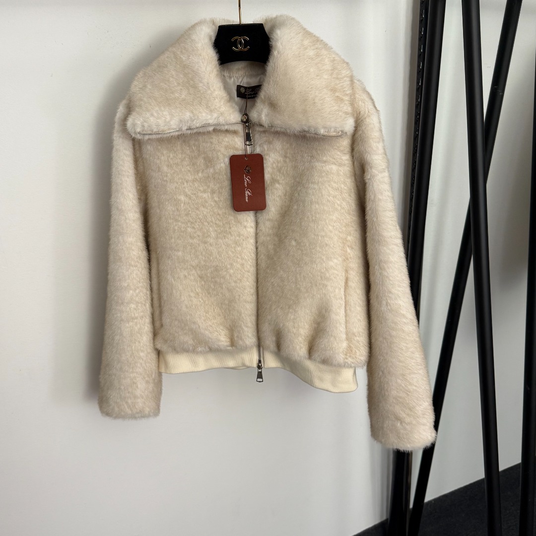 NO:661826,Model number 20259012 Loro Pian*LP new environmentally friendly simulated mink fur lapel long-sleeved zipper jacket, apricot, coffee, SML, [M size shoulder width 43, bust 114, sleeve length 57, length 56; weight 1.015kg], women's clothing, loro piana, loro piana, jackets & coats,  19860909款号20259012 Loro Pian*LP新款 环保仿真水貂毛翻领长袖拉链外套,杏色,咖色,SML,【M码肩宽43,胸围114,袖长57,长56；重量1.015kg】,女装,loro piana,loro piana,jackets & coats, ,Women's clothing