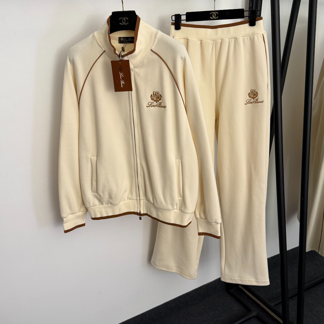 NO:702208,Model No. 20260306 Loro Piana*LP new sports suit, letter logo embroidery, color-blocked edge stand-up collar, long-sleeved zipper jacket + elastic waist casual trousers, apricot, coffee, green, gray, SML, [M size bust 116, sleeve length 73, length 65; waist 66 elastic, length 108; weight 1.025kg], women's clothing, loro piana, loro piana, jackets & coats,19860909款号20260306 Loro Piana*LP新款运动套装,字母logo刺绣 拼色边立领长袖拉链外套+松紧腰休闲长裤,杏色,咖色,绿色,灰色,SML,【M码胸围116,袖长73,长65；腰围66弹力,长108；重量1.025kg】,女装,loro piana,loro piana,jackets & coats,,Women's clothing