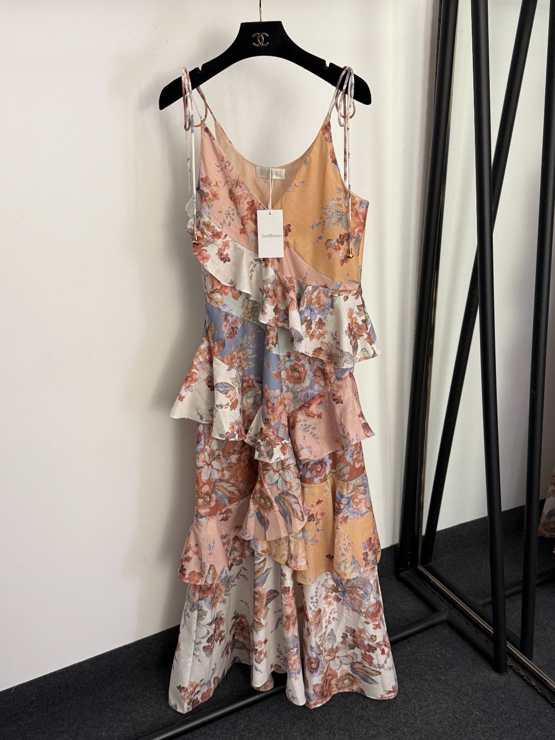 NO:755588,Model No. 20260631 Zimmermann's latest color flower print color block ruffled temperament V-neck suspender dress long skirt, pink, S-XL, [M size bust 92, length 126; weight 0.415kg], Zimmermann-clothing, skirts,19860909款号20260631 Zimmermann*新款 彩色花朵印花 拼色荷叶边气质V领吊带连衣裙 长裙,粉色,S-XL,【M码胸围92,长126；重量0.415kg】,兹默曼-服装,skirts,,Women's clothing