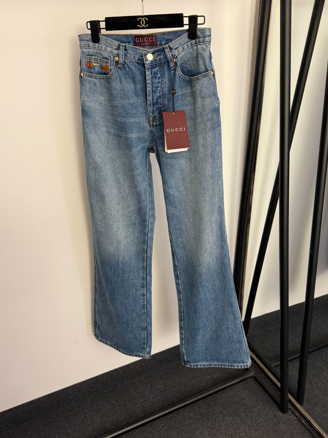 NO:743767,Model number 20260838 Gucc* new style red leather label decoration, washed distressed high-waist slim denim trousers, blue, S-XL, [M size waist 74, length 110; weight 0.790kg], Gucci-clothing, gucci, gucci,19860909款号20260838 Gucc*新款 红色皮标装饰 水洗做旧高腰显瘦牛仔长裤,蓝色,S-XL,【M码腰围74,长110；重量0.790kg】,古驰-服装,gucci,gucci,,Women's clothing
