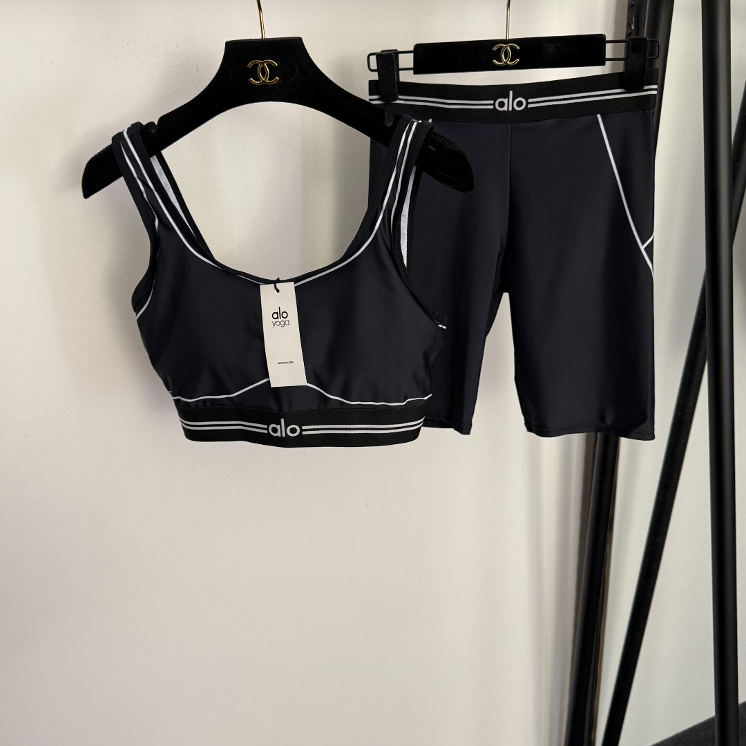 NO:782854,Model number 20260857 Alo* new yoga sports suit, strapless top with chest pads + elastic slim shorts, black, S-XL, [M size bust 76, length 33; waist 62 stretch, length 41; weight 0.180kg], women's clothing, shorts,19860909款号20260857 Alo*新款瑜伽运动套装,带胸垫吊带抹胸背心+弹力修身短裤,黑色,S-XL,【M码胸围76,长33；腰围62弹力,长41；重量0.180kg】,女装,shorts,,Women's clothing
