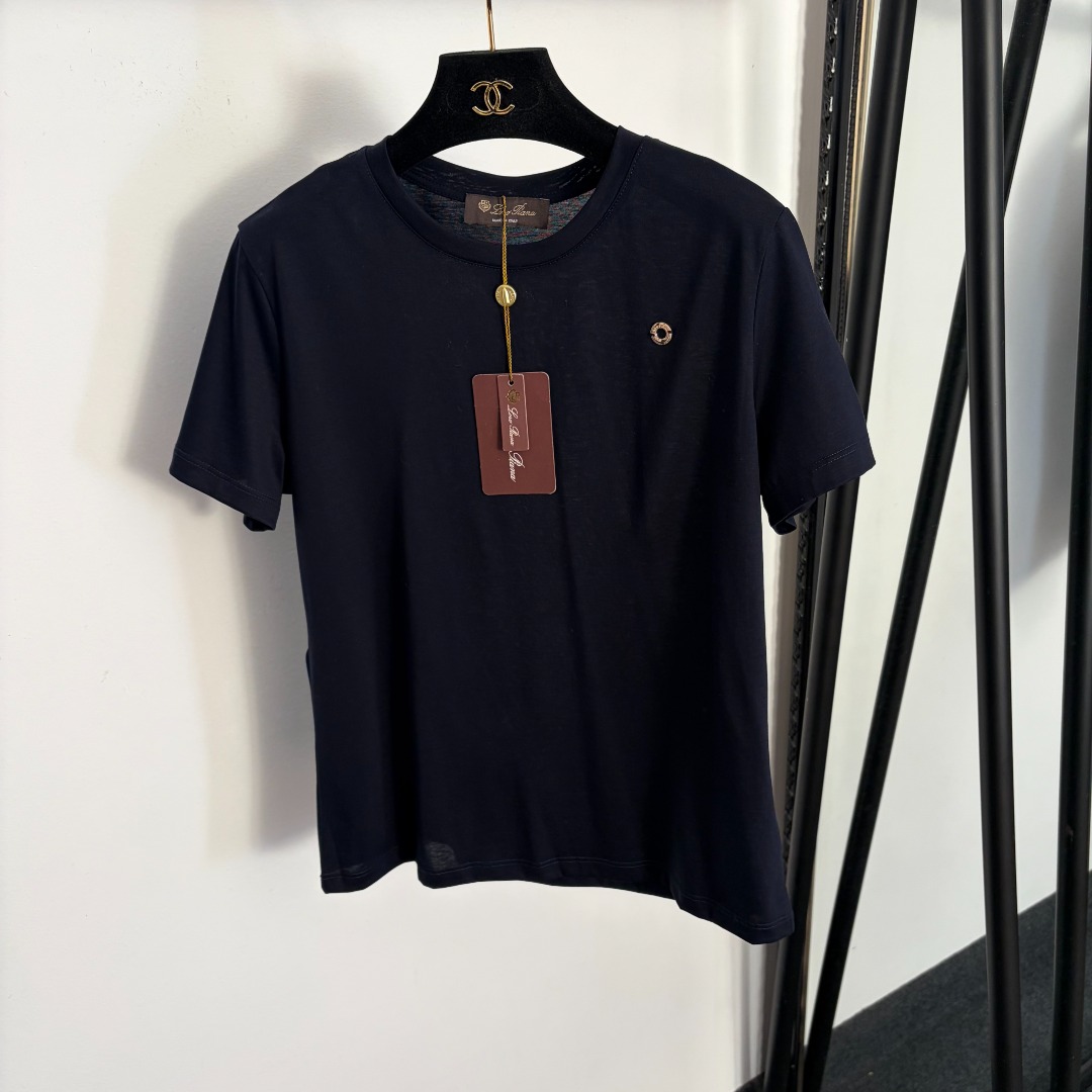 NO:822453,Model No. 20261405 Loro Piana*LP new style pure cotton short-sleeved T-shirt with metal hoop decoration, apricot, brown, pink, navy blue, SML, [M size shoulder width 39, bust 96, sleeve length 18, length 61; weight 0.130kg], women's clothing, loro piana, loro piana, T-shirt, tees, t-shirt,19860909款号20261405 Loro Piana*LP新款 金属圈圈装饰纯棉短袖T恤,杏色,咖啡色,粉色,藏蓝色,SML,【M码肩宽39,胸围96,袖长18,长61；重量0.130kg】,女装,loro piana,loro piana,T-shirt,tees，t-shirt,,Women's clothing