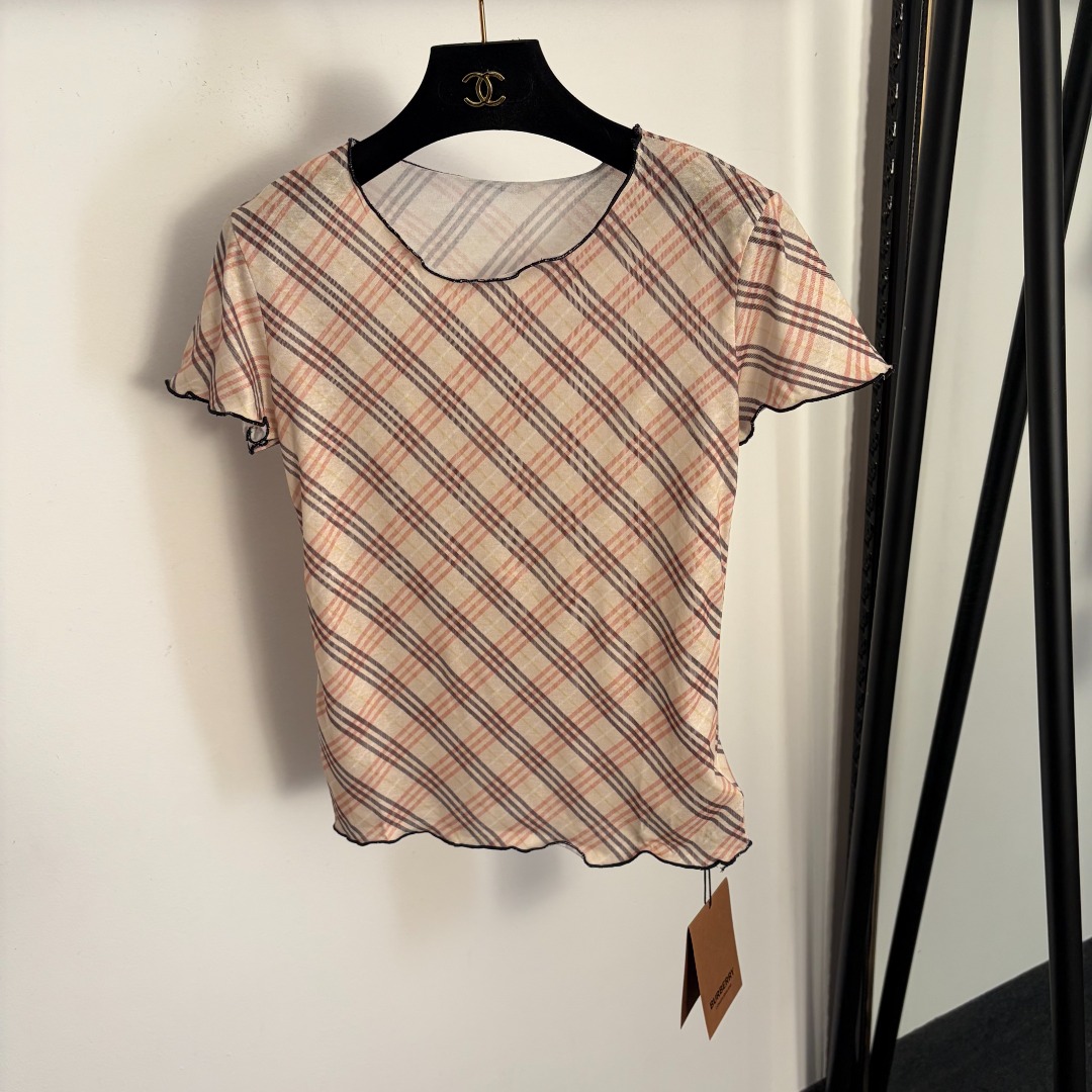 NO:755175,Style number 20261552 Burberr* new contrast plaid printed short-sleeved T-shirt top, red plaid, gray plaid, SML, [M size bust 80, sleeve length 13, length 55; weight 0.080kg], Burberry - clothing, burberry, T-shirt, tees, t-shirt,19860909款号20261552 Burberr*新款 撞色格子印花短袖T恤 上衣,红色格子,灰色格子,SML,【M码胸围80,袖长13,长55；重量0.080kg】,博柏利-服装,burberry,T-shirt,tees，t-shirt,,Women's clothing
