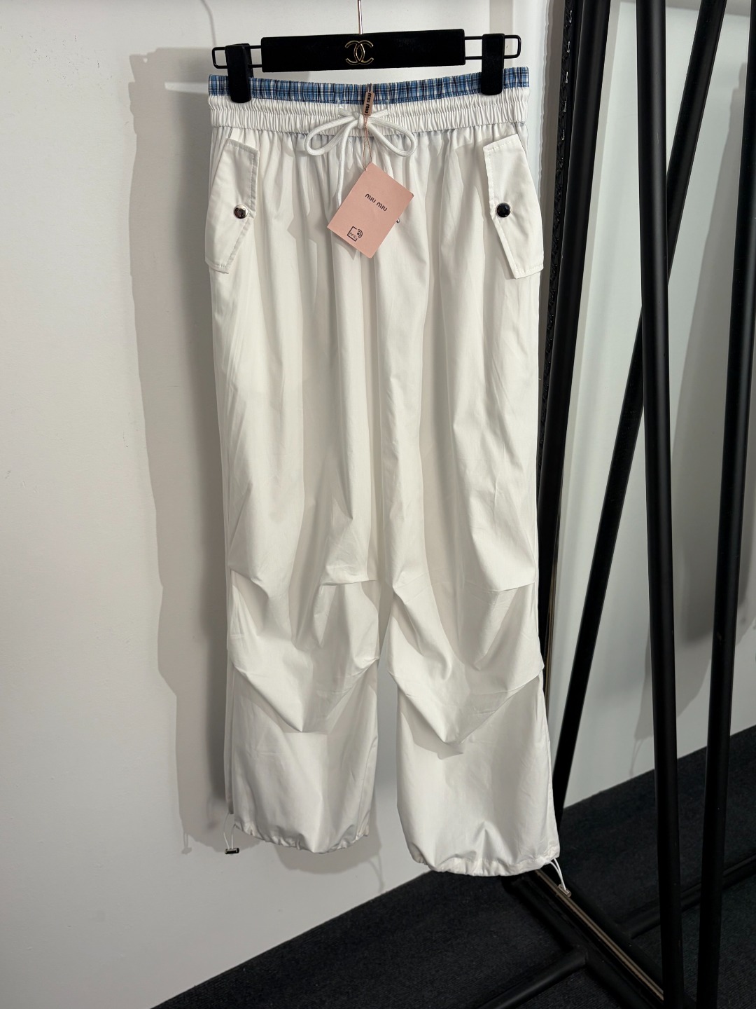 NO:755138,Model number 20261574 Miumi* new plaid spliced ​​elastic waist casual overalls, leggings trousers, white, black, dark blue, SML, [M size waist 66 elastic, length 99; weight 0.285kg], Miumiu-clothing, miumiu,19860909款号20261574 Miumi*新款 格子拼接松紧腰休闲工装裤 束脚长裤,白色,黑色,深蓝色,SML,【M码腰围66弹力,长99；重量0.285kg】,缪缪-服装,miumiu,,Women's clothing