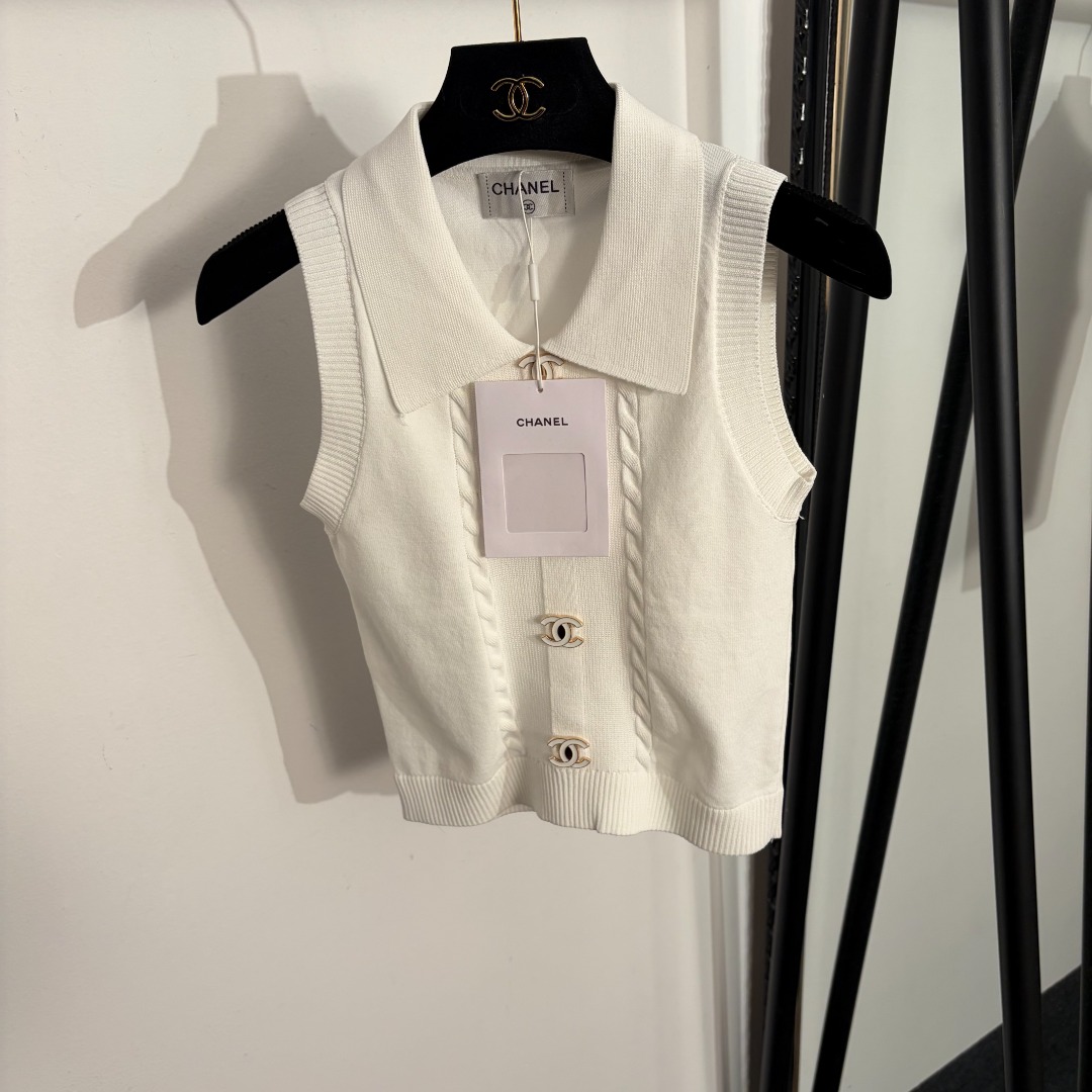 NO:755530,Model number 20261703 Chane* new style small fragrant button sleeveless lapel knitted vest, white, pink, yellow, blue, [one size fits all bust 68, length 44; weight 0.165kg], Chanel-clothing, chanel, chanel,19860909款号20261703 Chane*新款 小香纽扣无袖翻领针织背心,白色,粉色,黄色,蓝色,【均码胸围68,长44；重量0.165kg】,香奈儿-服装,chanel,chanel,,Women's clothing