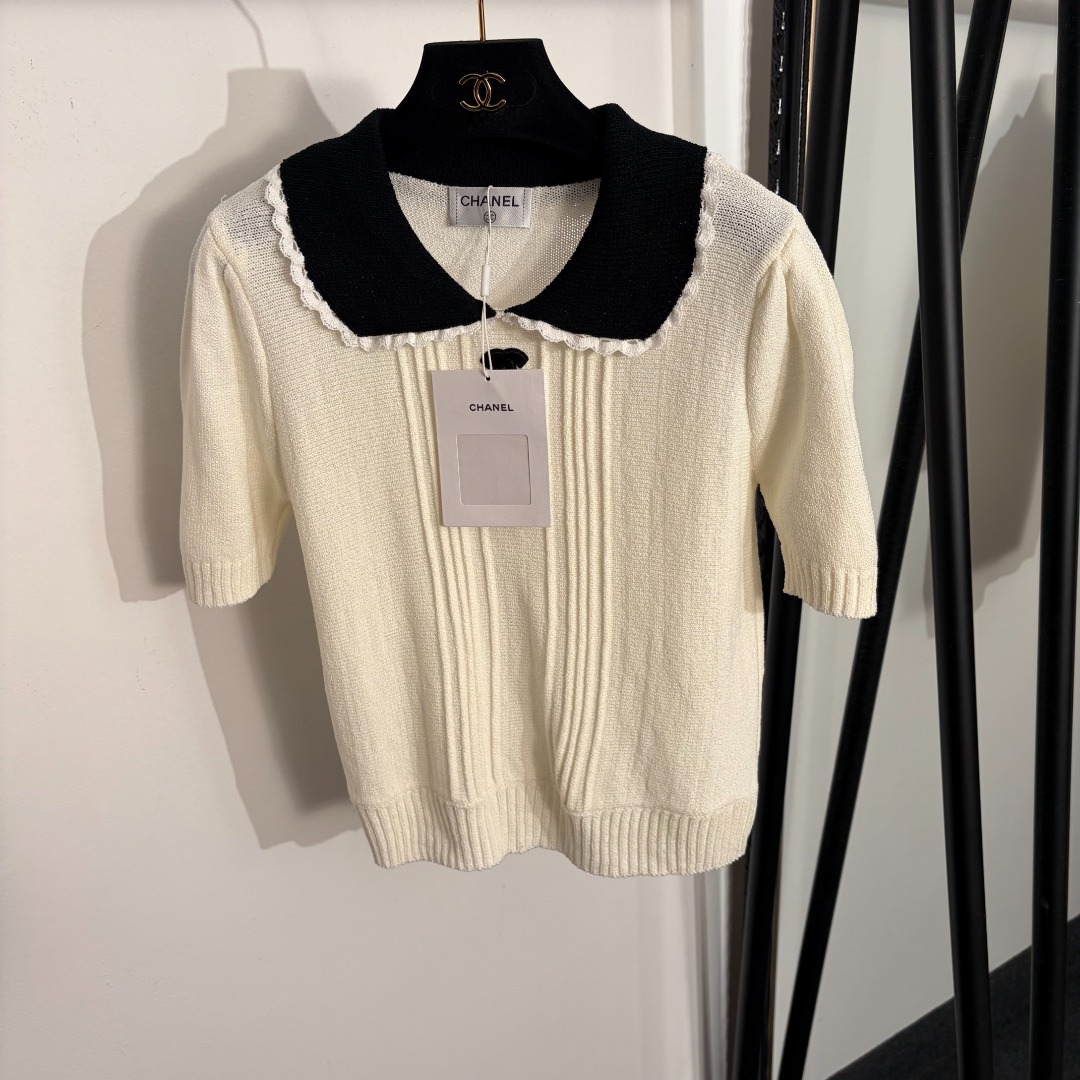 NO:779327,Model No. 20262286 Chane* new style Xiaoxiang logo embroidered patch color-blocked lapel short-sleeved sweater top, off-white, yellow, pink, [one size fits all bust 80, sleeve length 25, length 50; weight 0.270kg], Chanel-clothing, chanel, chanel, T-shirt,19860909款号20262286 Chane*新款 小香logo刺绣贴布拼色翻领短袖针织衫上衣,米白色,黄色,粉色,【均码胸围80,袖长25,长50；重量0.270kg】,香奈儿-服装,chanel,chanel,T-shirt,,Women's clothing