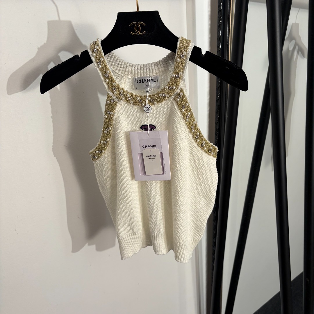 NO:779319,Model No. 20262227 Chane* new style Xiaoxiang logo embroidered patch pearl stud wool knitted vest, off-white, black, 36 38 40, [36 size bust 68, length 43; weight 0.155kg], Chanel - clothing, chanel, chanel,19860909款号20262227 Chane*新款 小香logo刺绣贴布 珍珠钉钻羊毛针织背心,米白色,黑色,36 38 40,【36码胸围68,长43；重量0.155kg】,香奈儿-服装,chanel,chanel,,Women's clothing