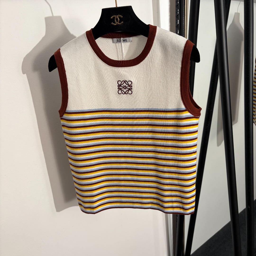 NO:779205,Model number 20262318 Loew* new logo embroidered color block striped wool knitted vest, SML, [S size bust 82, length 53; weight 0.175kg], Loew-clothing, loewe, loewe,19860909款号20262318 Loew*新款logo刺绣拼色条纹羊毛针织背心,SML,【S码胸围82,长53；重量0.175kg】,罗意威-服装,loewe,loewe,,Women's clothing