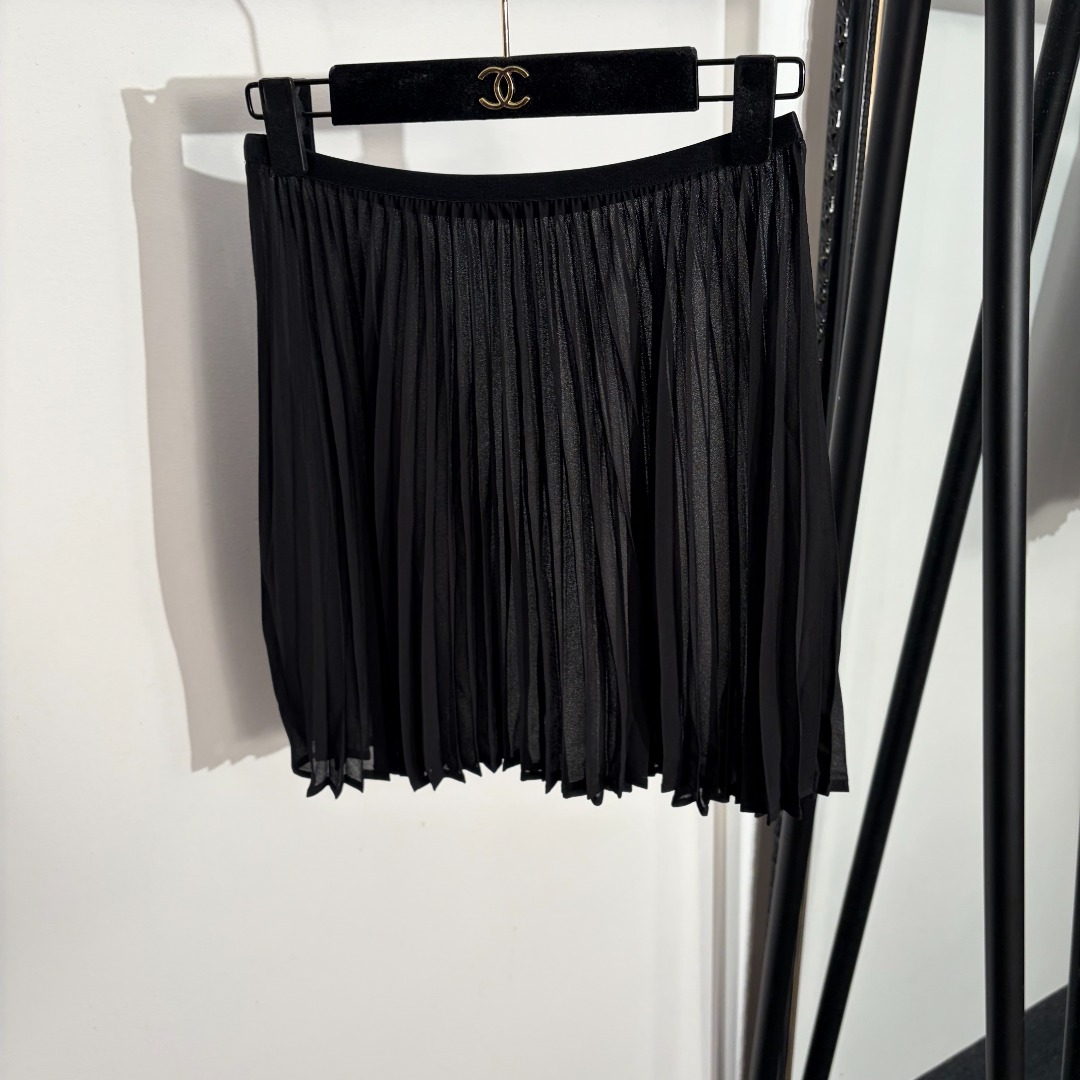 NO:779089,Style number 20262542 Versac* new pleated short skirt, black, S-XL,, Versace-clothing,versace,versace,skirts,19860909款号20262542 Versac*新款百褶短半裙,黑色,S-XL,,范思哲-服装,versace,versace,skirts,,Women's clothing