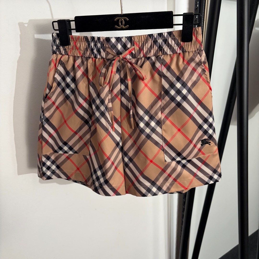 NO:781400,Style No. 20262649 Burberr* new style War Horse Knight contrast plaid shorts, khaki, pink, SML, [M size waist 64 elastic, length 38], Burberry-clothing, burberry, shorts,19860909款号20262649 Burberr*新款 战马骑士撞色格纹短裤,卡其色,粉色,SML,【M码腰围64弹力,长38】,博柏利-服装,burberry,shorts,,Women's clothing