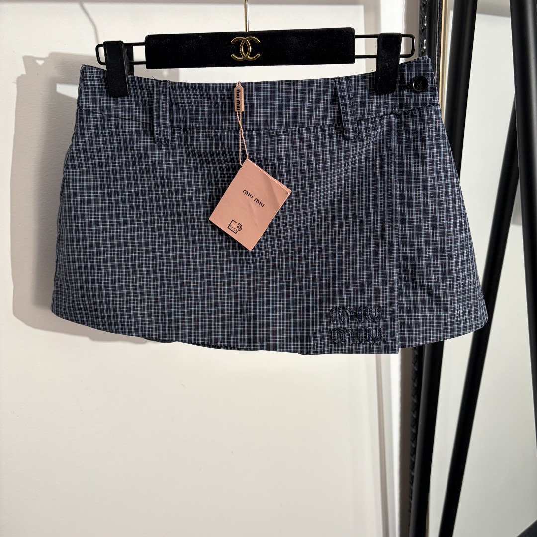 NO:888278,Model No. 20262657 Miumi* new logo letter patch plaid shorts skirt, blue, SML, [M size waist 72, length 30; weight 0.125kg], Miumiu-clothing, miumiu, skirts, shorts,19860909款号20262657 Miumi*新款 logo字母贴布格子短裤裙,蓝色,SML,【M码腰围72,长30；重量0.125kg】,缪缪-服装,miumiu,skirts,shorts,,Women's clothing