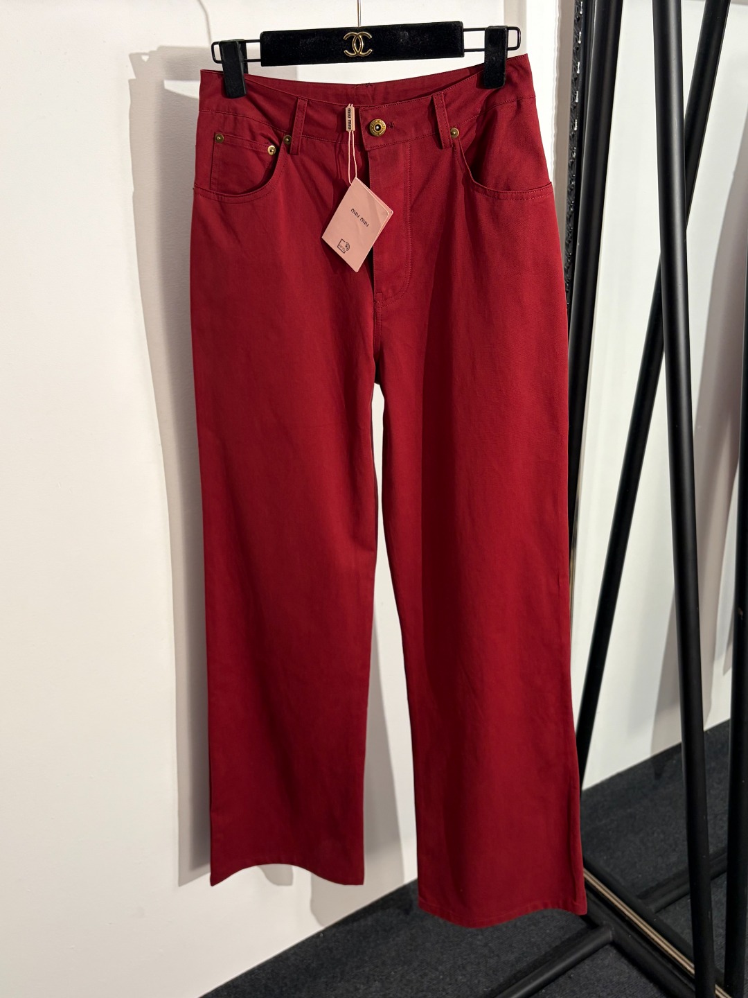 NO:781195,Model No. 20262669 Miumi*new style high-waisted straight trousers with logo embroidered letters, red, SML, [M size waist 70, length 110; weight 0.340kg], Miumi-clothing, miumiu,19860909款号20262669 Miumi*新款 logo刺绣字母高腰直筒长裤,红色,SML,【M码腰围70,长110；重量0.340kg】,缪缪-服装,miumiu,,Women's clothing