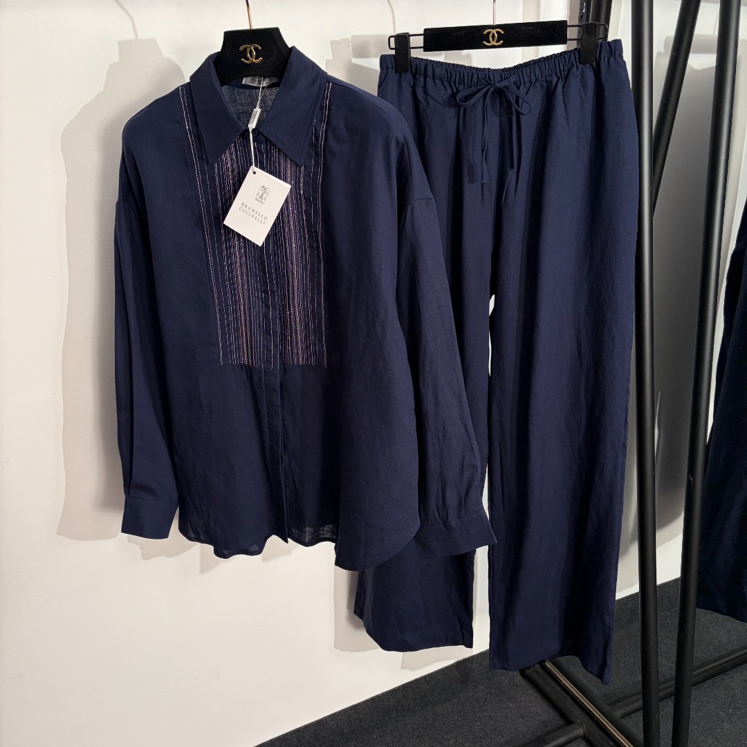NO:781270,Model No. 20262694 Brunello Cucinell*BC new old money style linen suit, bead chain decorated long-sleeved shirt + elastic waist wide-leg trousers, white, dark blue, dark coffee, pink, apricot, sky blue, SML, [L size shoulder width 57, bust 118, sleeve length 53, length 72; waist 68 elastic, length 111; weight 0.775kg], women's clothing, brunello cucinelli,19860909款号20262694 Brunello Cucinell*BC新款老钱风亚麻套装,珠链装饰长袖衬衣+松紧腰阔腿长裤,白色,深蓝色,深咖色,粉色,杏色,天蓝色,SML,【L码肩宽57,胸围118,袖长53,长72；腰围68弹力,长111；重量0.775kg】,女装,brunello cucinelli,,Women's clothing