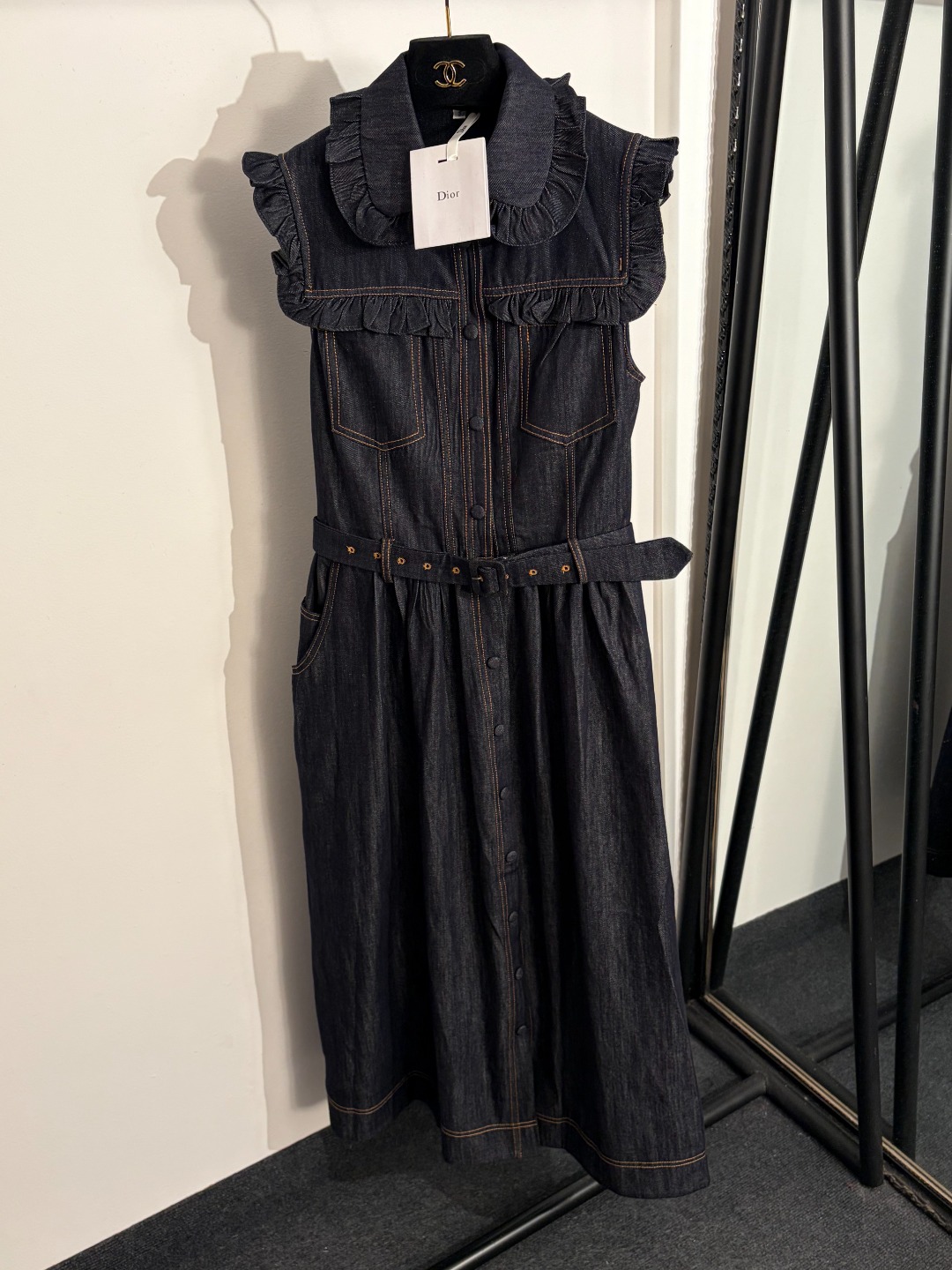 NO:781158,Model No. 20262727 Dio* new style lotus lapel denim sleeveless vest dress, with belt, blue, S-XL, [S size bust 86, waist 82, length 122; weight 0.795kg], Dior-clothing, dior, dior, skirts,19860909款号20262727 Dio*新款 荷叶翻领牛仔无袖背心连衣裙,配腰带,蓝色,S-XL,【S码胸围86,腰围82,长122；重量0.795kg】,迪奥-服装,dior,dior,skirts,,Women's clothing