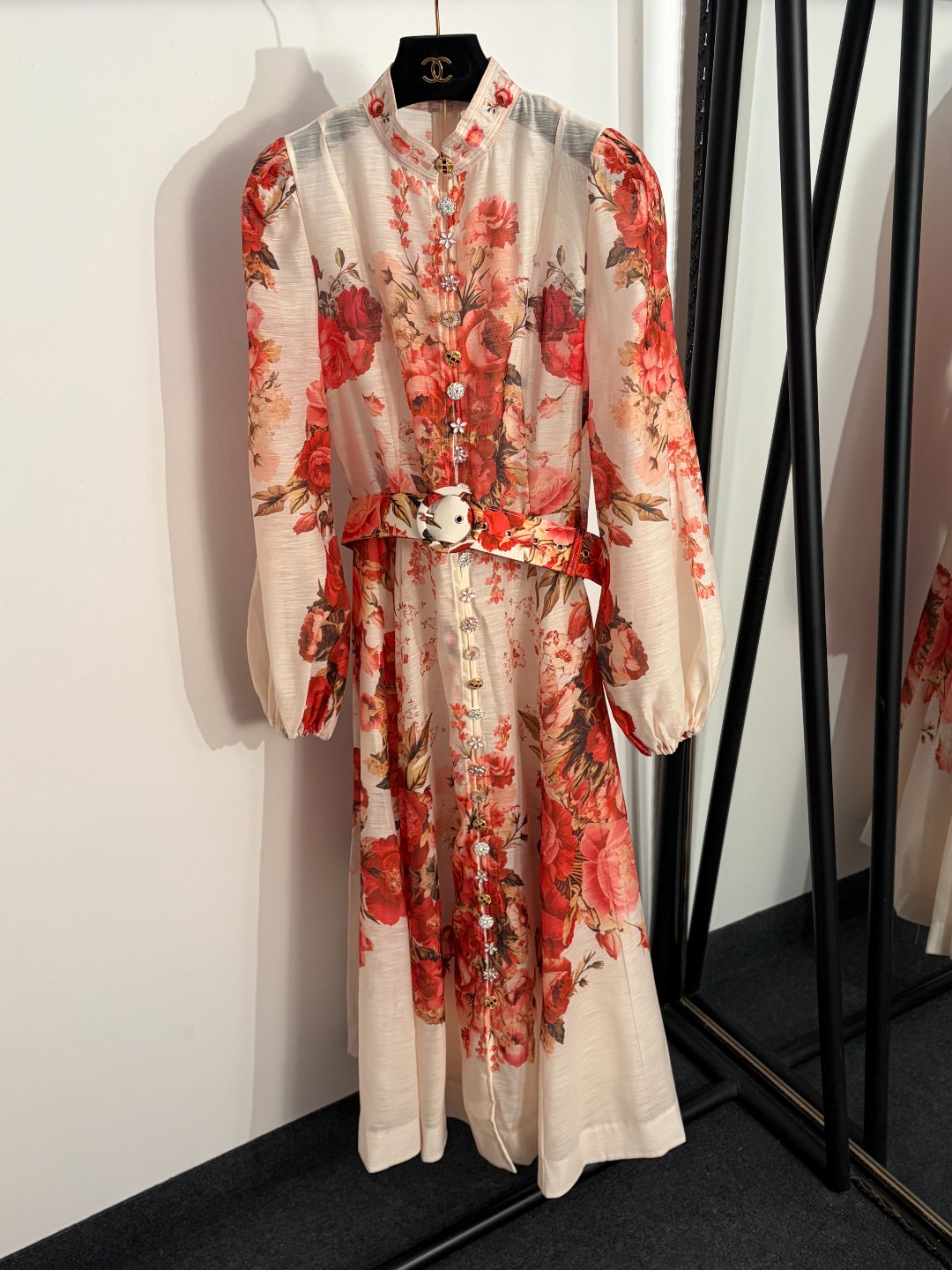 NO:783169,Style number 20265 Zimmermann* new style gem-encrusted diamond buttons rose print lantern long-sleeved dress long skirt with suspender lining and belt, off-white, S-XL, [M size bust 86, length 97; bust 90, waist 78, sleeve length 65, length 128; weight 0.730kg], Zimmermann-clothing, skirts,19860909款号20265 Zimmermann*新款 宝石镶钻纽扣 玫瑰印花灯笼长袖连衣裙 长裙,配吊带里衬,配腰带,米白色,S-XL,【M码胸围86,长97；胸围90,腰围78,袖长65,长128；重量0.730kg】,兹默曼-服装,skirts,,Women's clothing