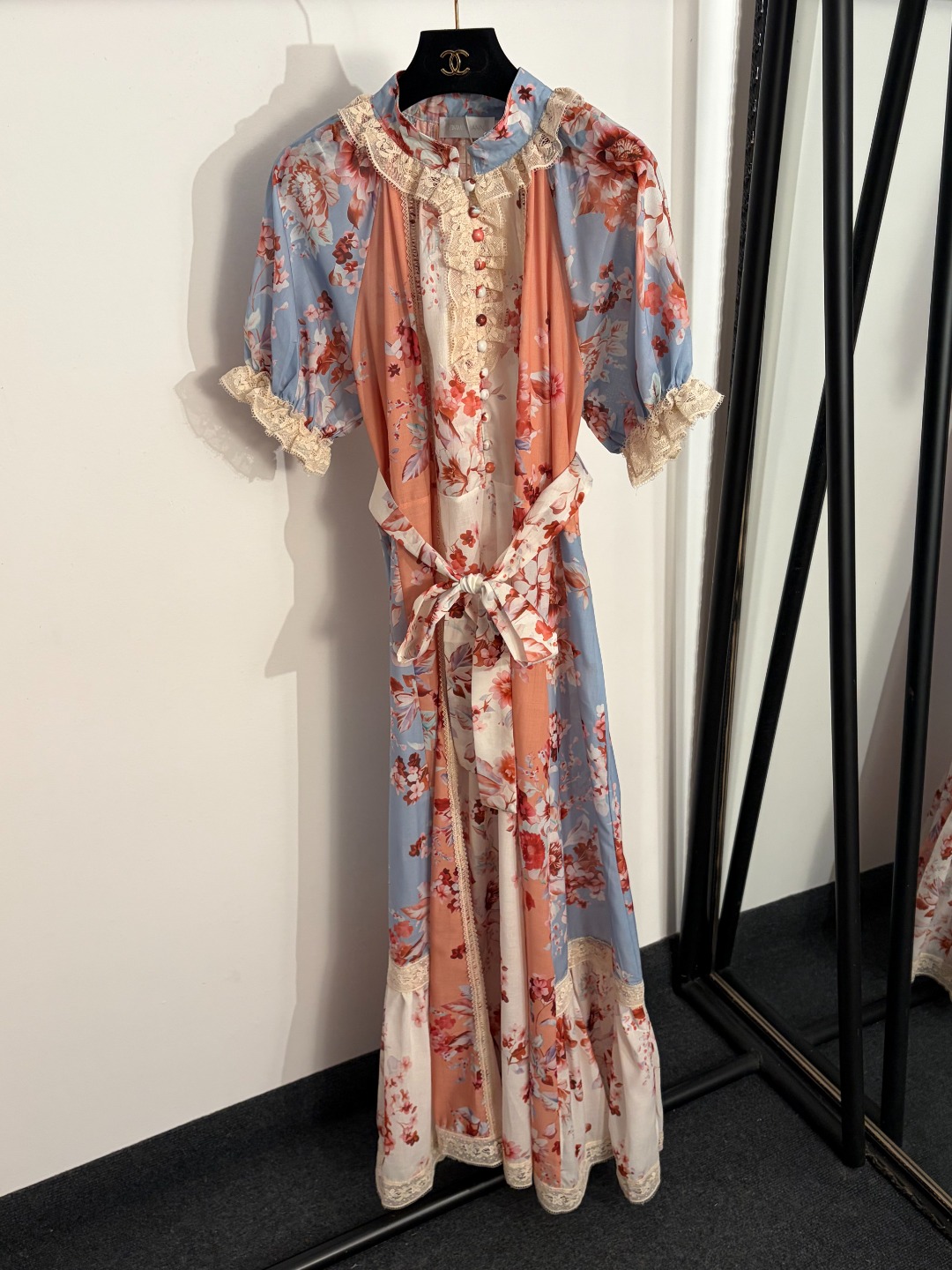 NO:783176,Model No. 20262806 Zimmermann's latest color block floral print lace-up waist lace collar short-sleeved dress long skirt with suspender lining, pink, S-XL, [M size bust 86, length 97; bust 120, sleeve length 36, length 133; weight 0.570kg], Zimmermann-clothing, skirts, T-shirt,19860909款号20262806 Zimmermann*新款 拼色花朵印花系带收腰蕾丝领短袖连衣裙 长裙,配吊带里衬,粉色,S-XL,【M码胸围86,长97；胸围120,袖长36,长133；重量0.570kg】,兹默曼-服装,skirts,T-shirt,,Women's clothing