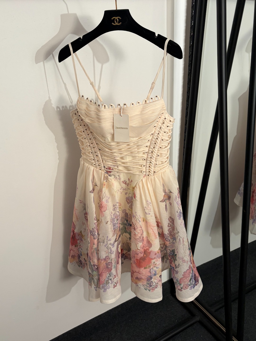 NO:783153,Model No. 20262811 Zimmermann's latest model, elegant colorful flower and bird print, beaded tube top suspender dress, puffy skirt, off-white, S-XL, [M size bust 82 elastic, waist 72 elastic, length 75; weight 0.335kg], Zimmermann-clothing, skirts,19860909款号20262811 Zimmermann*新款 气质彩色花鸟印花 钉珠抹胸吊带连衣裙 蓬蓬短裙,米白色,S-XL,【M码胸围82弹力,腰围72弹力,长75；重量0.335kg】,兹默曼-服装,skirts,,Women's clothing