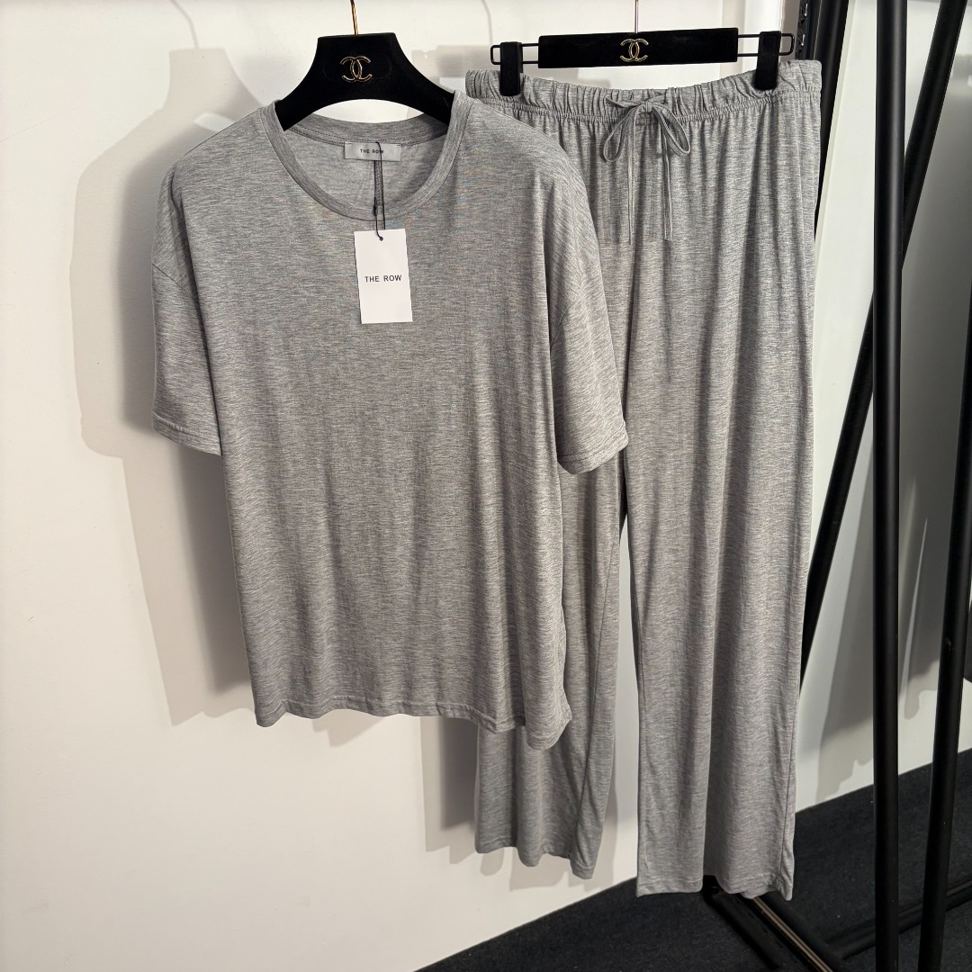 NO:782934,Model number 20262823 The Row* new suit, solid color short-sleeved T-shirt + elastic waist casual trousers, gray, brown, black, S-XL, [M size shoulder width 52, chest 108, sleeve length 18, length 66; waist 78 elastic, length 108; weight 0.460kg], women's clothing, T-shirt, tees, t-shirt,19860909款号20262823 The Row*新款套装,纯色短袖T恤+松紧腰休闲长裤,灰色,棕色,黑色,S-XL,【M码肩宽52,胸围108,袖长18,长66；腰围78弹力,长108；重量0.460kg】,女装,T-shirt,tees，t-shirt,,Women's clothing
