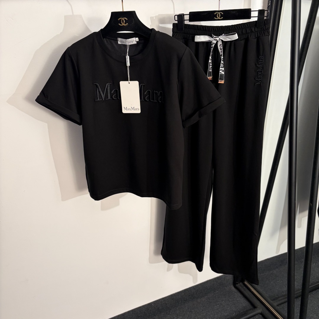 NO:783132,Model No. 20262826 MaxMar* new sports suit, short-sleeved T-shirt with logo letter embroidery on the chest + casual trousers with elastic waist, black, brown, dark blue, gray, S-XL, [L size shoulder width 38, chest 98, sleeve length 19, length 55; waist 66 elastic, length 104; weight 0.570Kg], MaxMara-clothing, T-shirt, tees, t-shirt,19860909款号20262826 MaxMar*新款运动套装,胸前logo字母刺绣短袖T恤+松紧腰休闲长裤,黑色,咖色,深蓝色,灰色,S-XL,【L码肩宽38,胸围98,袖长19,长55；腰围66弹力,长104；重量0.570Kg】,麦丝玛拉-服装,T-shirt,tees，t-shirt,,Women's clothing