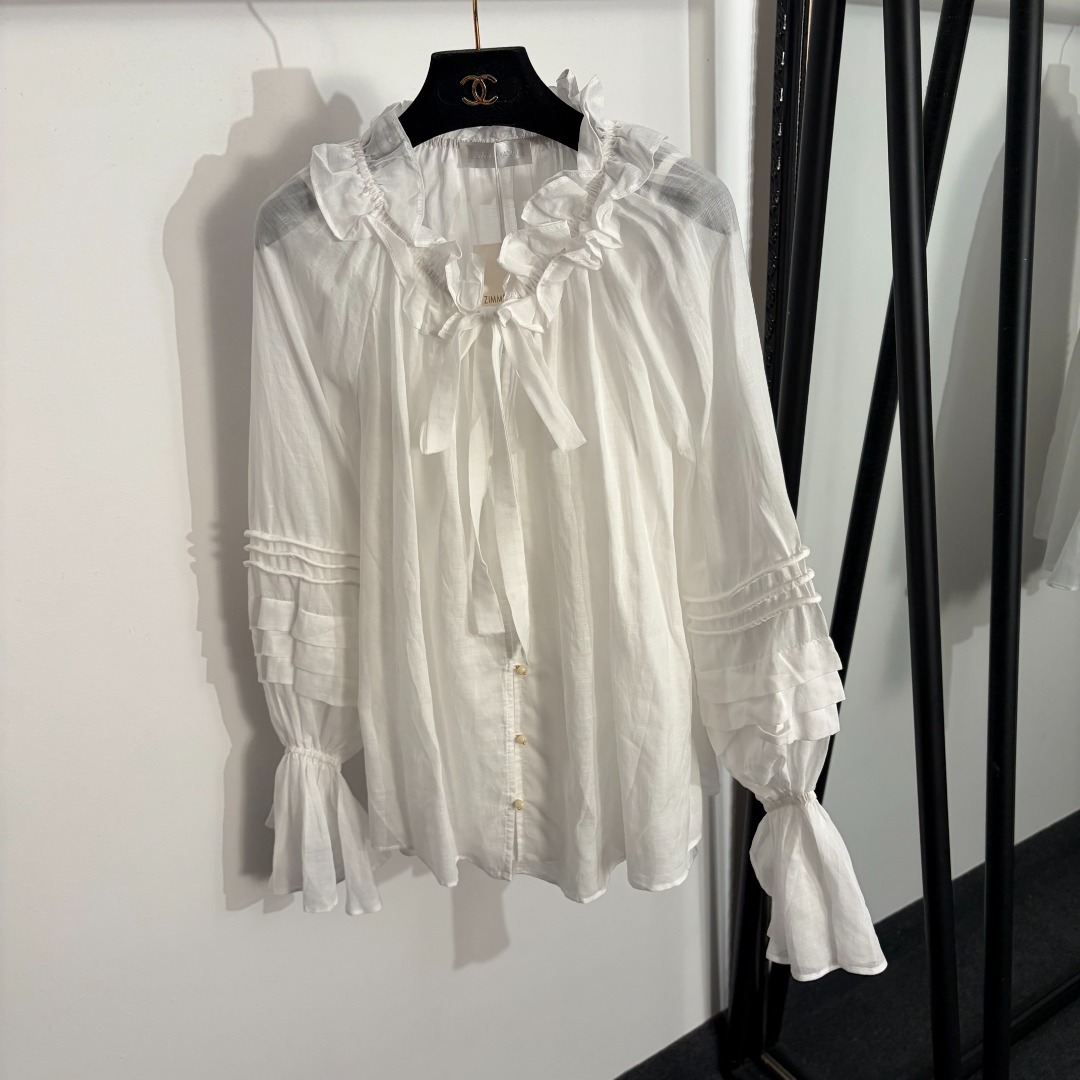NO:783093,Model No. 20262827 Zimmermann's latest style, elegant bow ruffle collar lantern long-sleeved shirt top, with suspender lining, white, khaki, S-XL, [S size bust 92, length 55; chest 124, sleeve length 73, length 64; weight 0.245Kg], Zimmermann - Clothing,19860909款号20262827 Zimmermann*新款 气质蝴蝶结荷叶领灯笼长袖衬衣上衣,配吊带里衬,白色,土黄色,S-XL,【S码胸围92,长55；胸围124,袖长73,长64；重量0.245Kg】,兹默曼-服装,,Women's clothing